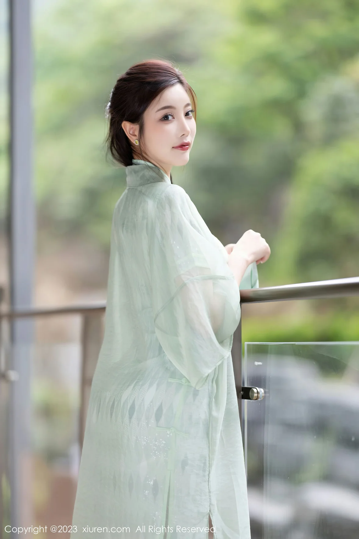 XiuRen 秀人 No.6983 杨晨晨Yome 淡绿色旗袍性感写真 [85P]