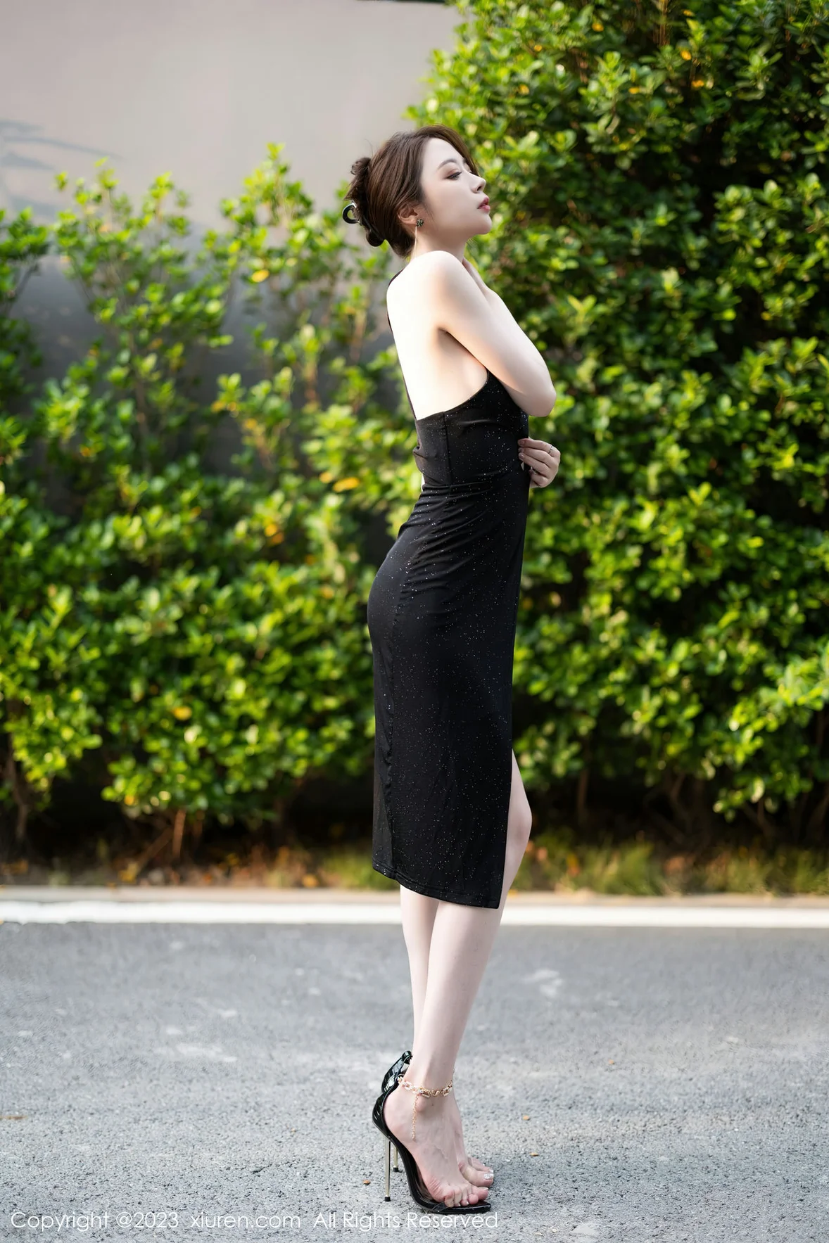 XiuRen 秀人 No.7031 梦心玥 黑色连衣长裙性感写真 [86P]