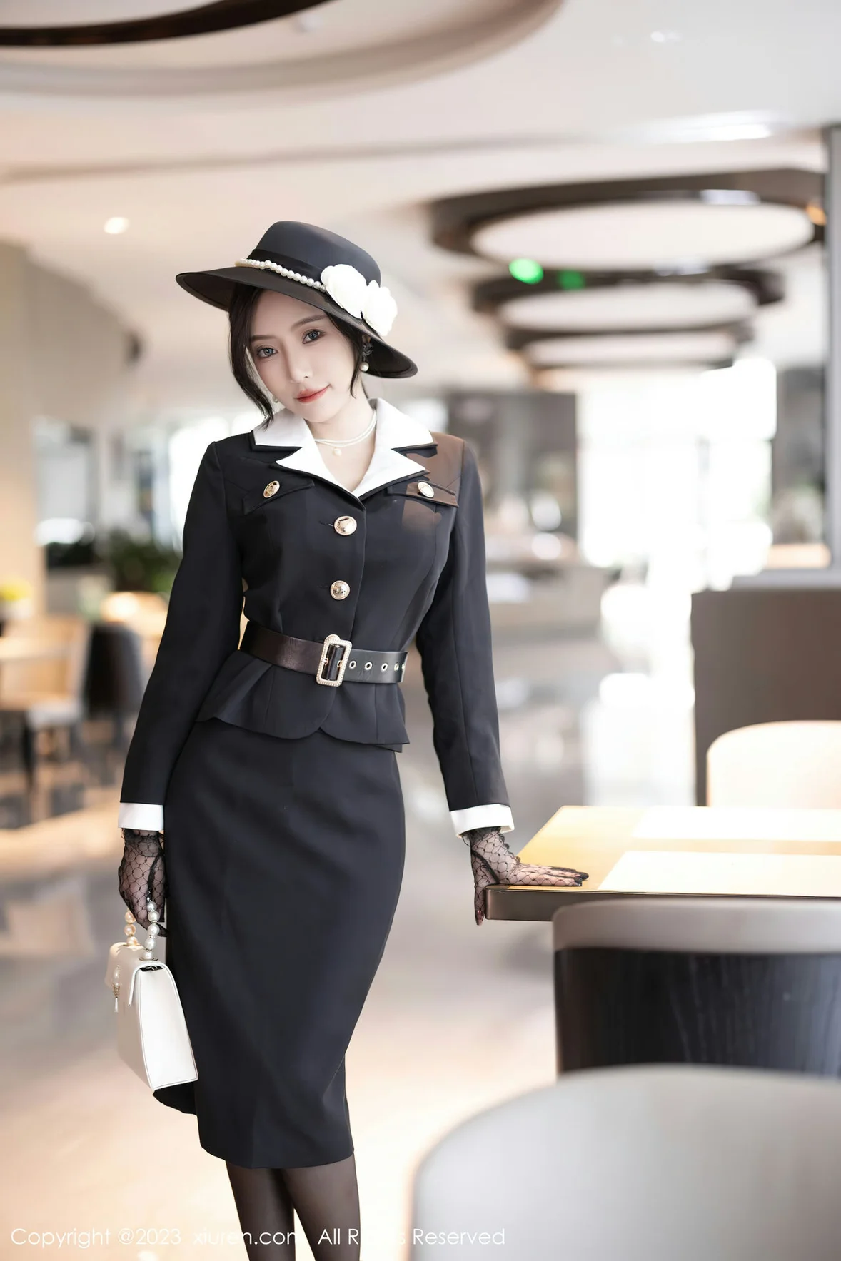 XiuRen 秀人 No.7048 王馨瑶yanni 气质高跟黑丝 [82P]