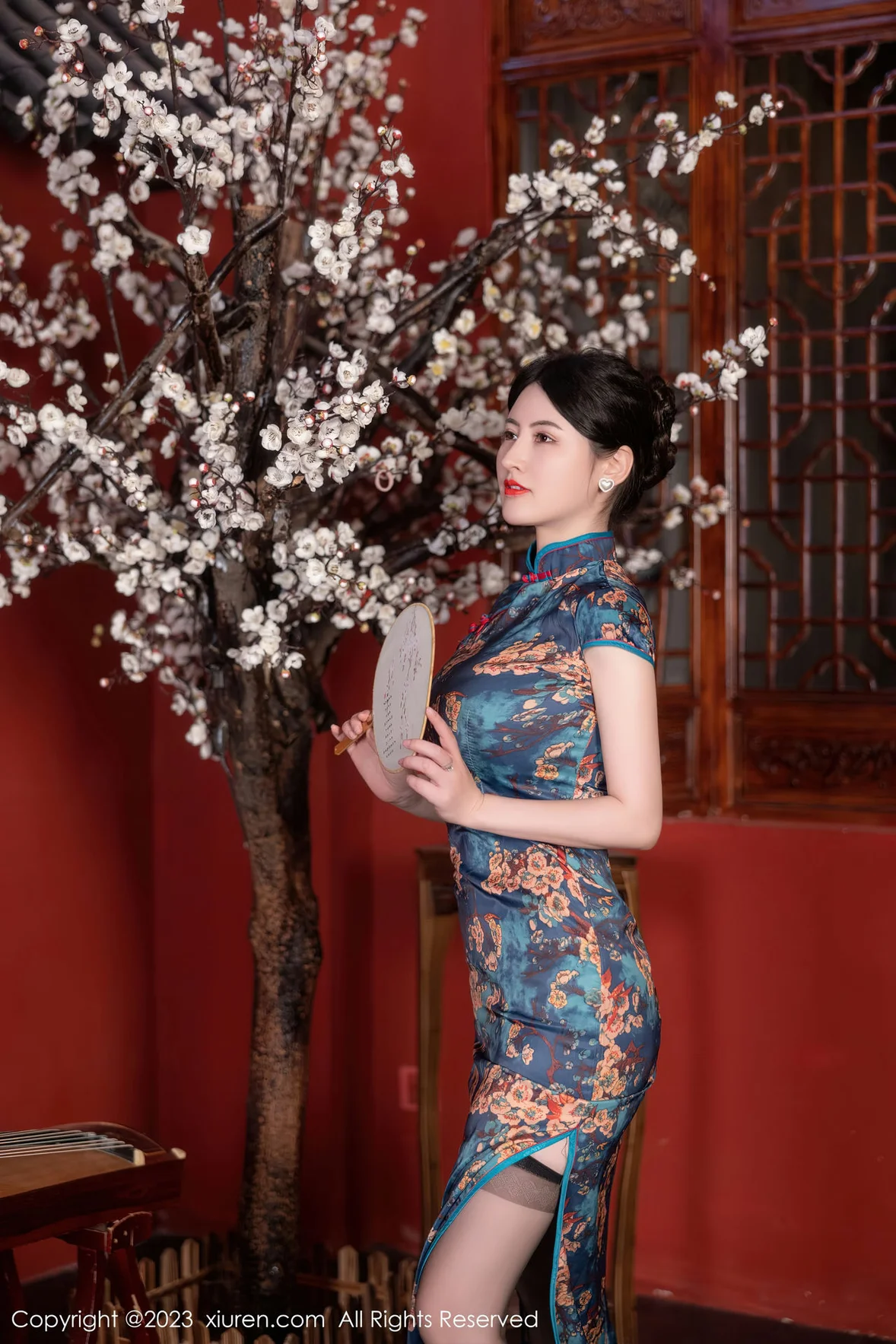 XiuRen 秀人 No.7051 诗诗kiki 蓝色图纹旗袍性感写真 [83P]