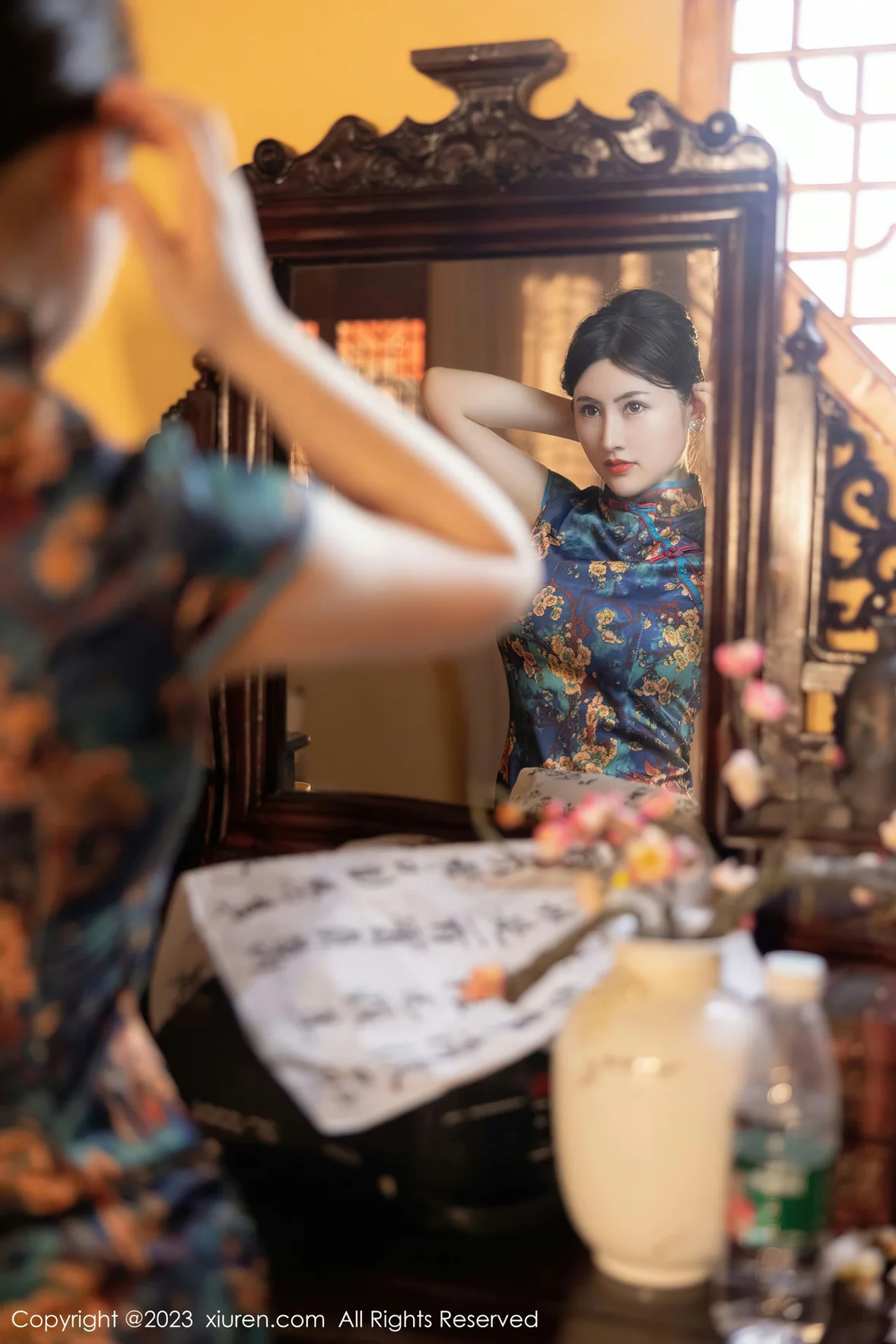 XiuRen 秀人 No.7051 诗诗kiki 蓝色图纹旗袍性感写真 [83P]