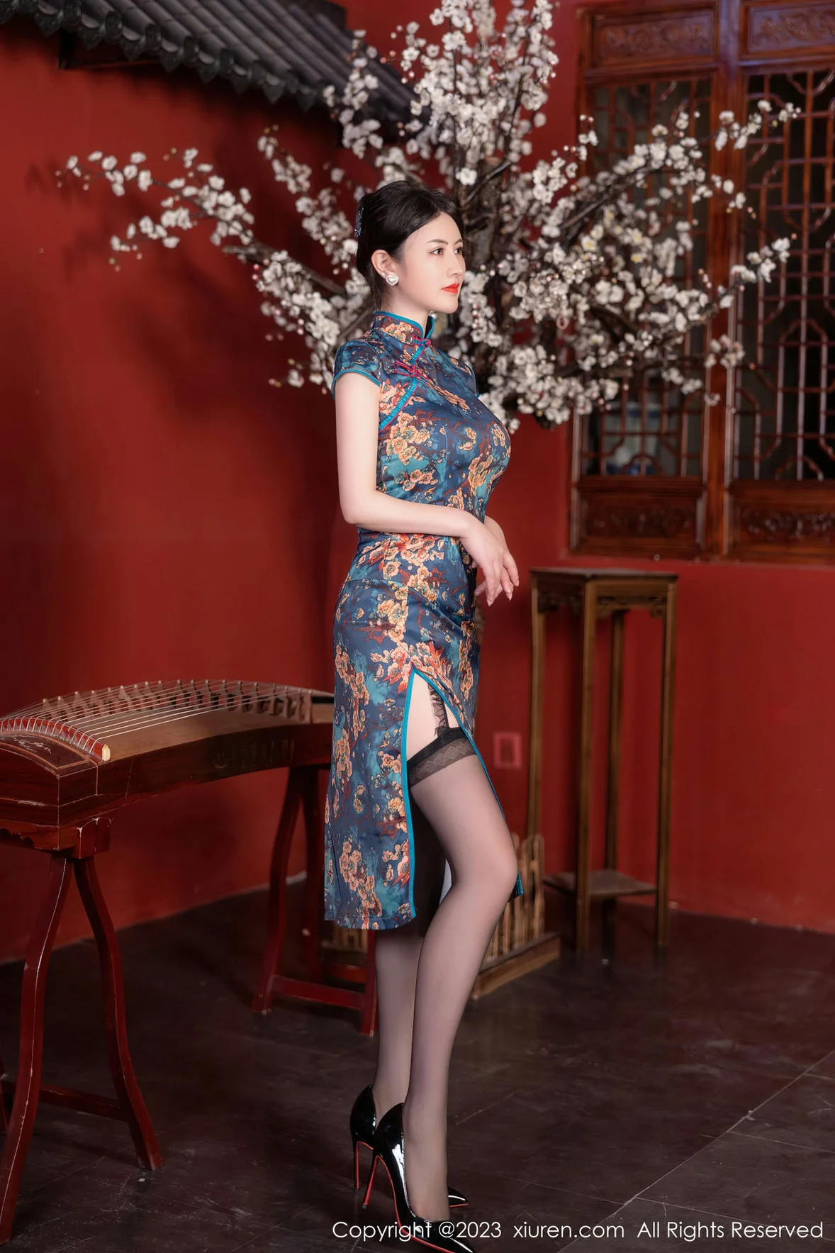 XiuRen 秀人 No.7051 诗诗kiki 蓝色图纹旗袍性感写真 [83P]