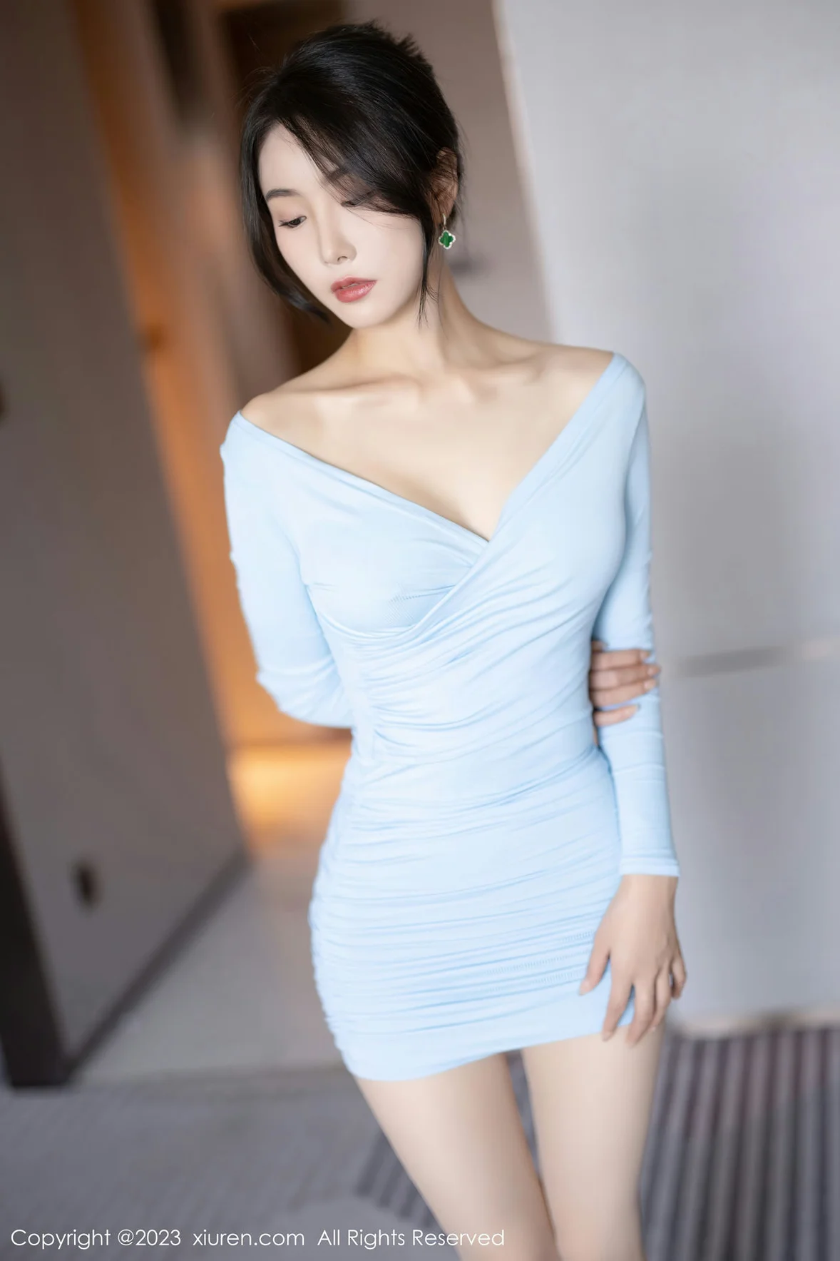 XiuRen 秀人 No.7053 苏苏阿 白色高开叉性感写真 [88P]