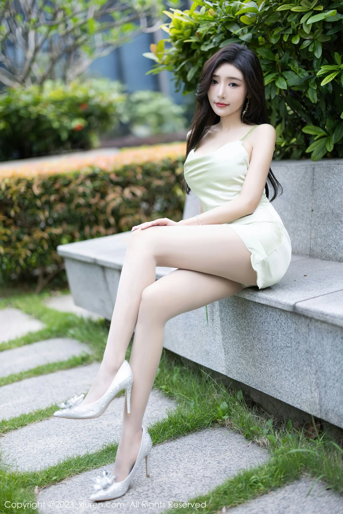 XiuRen 秀人 No.7077 王馨瑶yanni 吊带短裙性感写真 [91P]