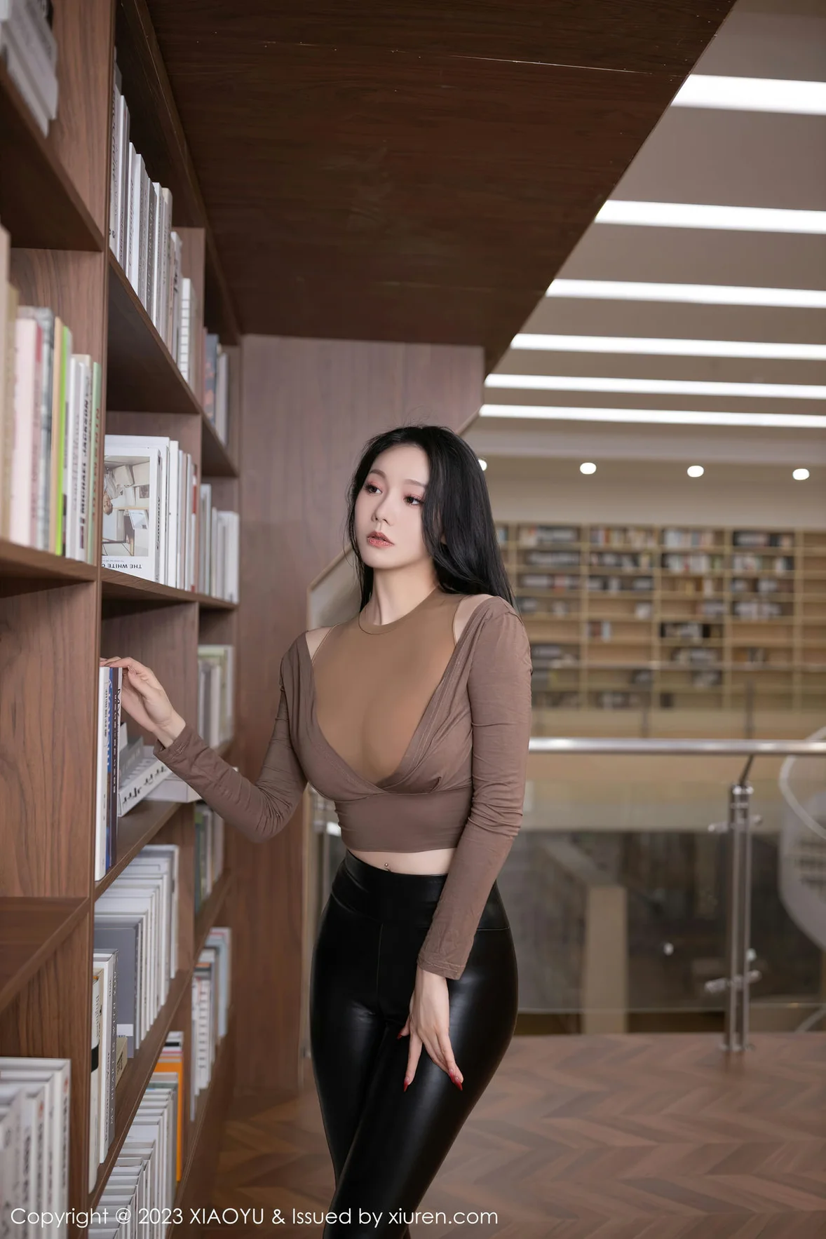 XiuRen 秀人 No.7133 安然anran 图书馆场景拍摄性感写真 [81P]