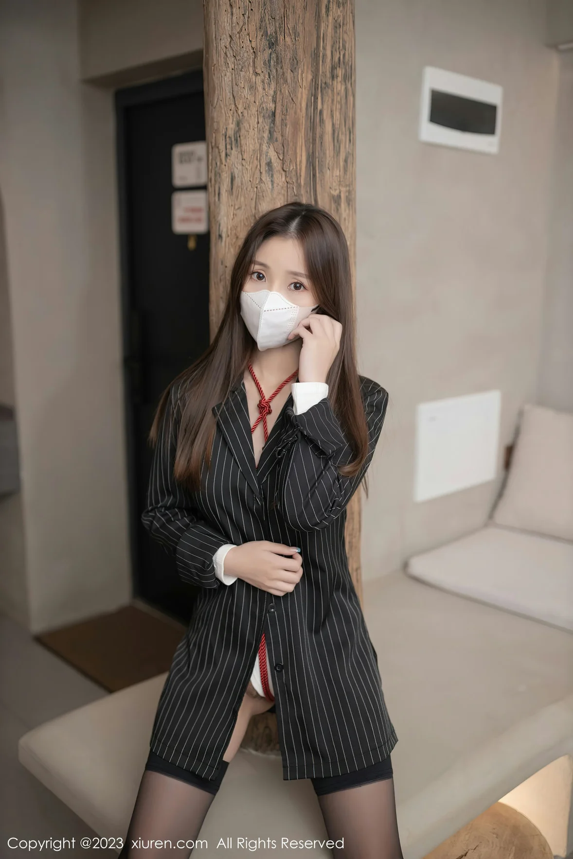 XiuRen 秀人 No.7141 杏子Yada 高开叉服饰性感写真 [76P]