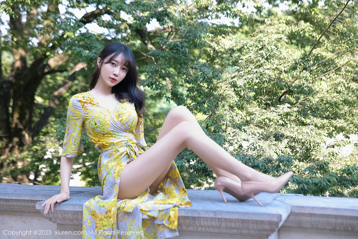 XiuRen 秀人 No.7186 玥儿玥er 花纹长裙杭州旅拍 [72P]