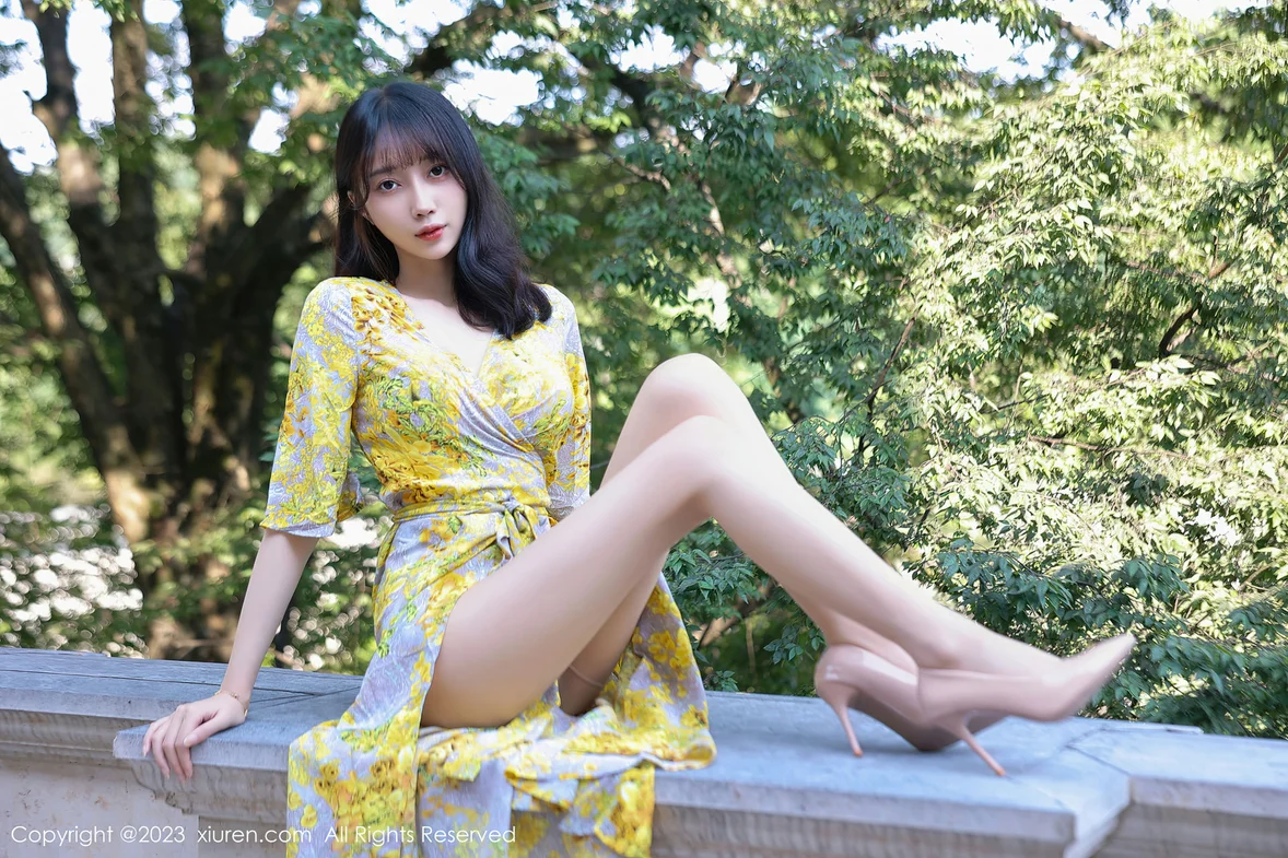 XiuRen 秀人 No.7186 玥儿玥er 花纹长裙杭州旅拍 [72P]
