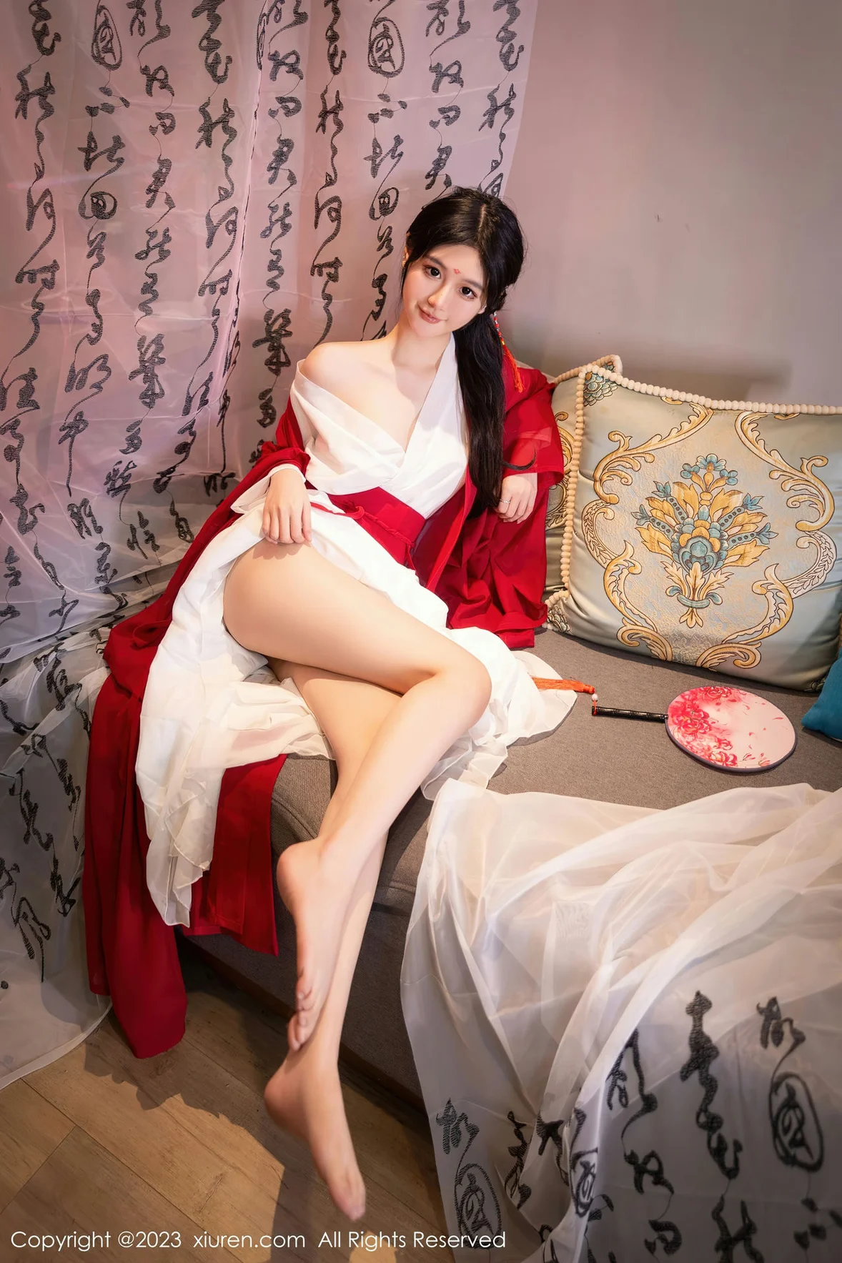 XiuRen 秀人 No.7192 幼幼 红色古装性感写真 [93P]