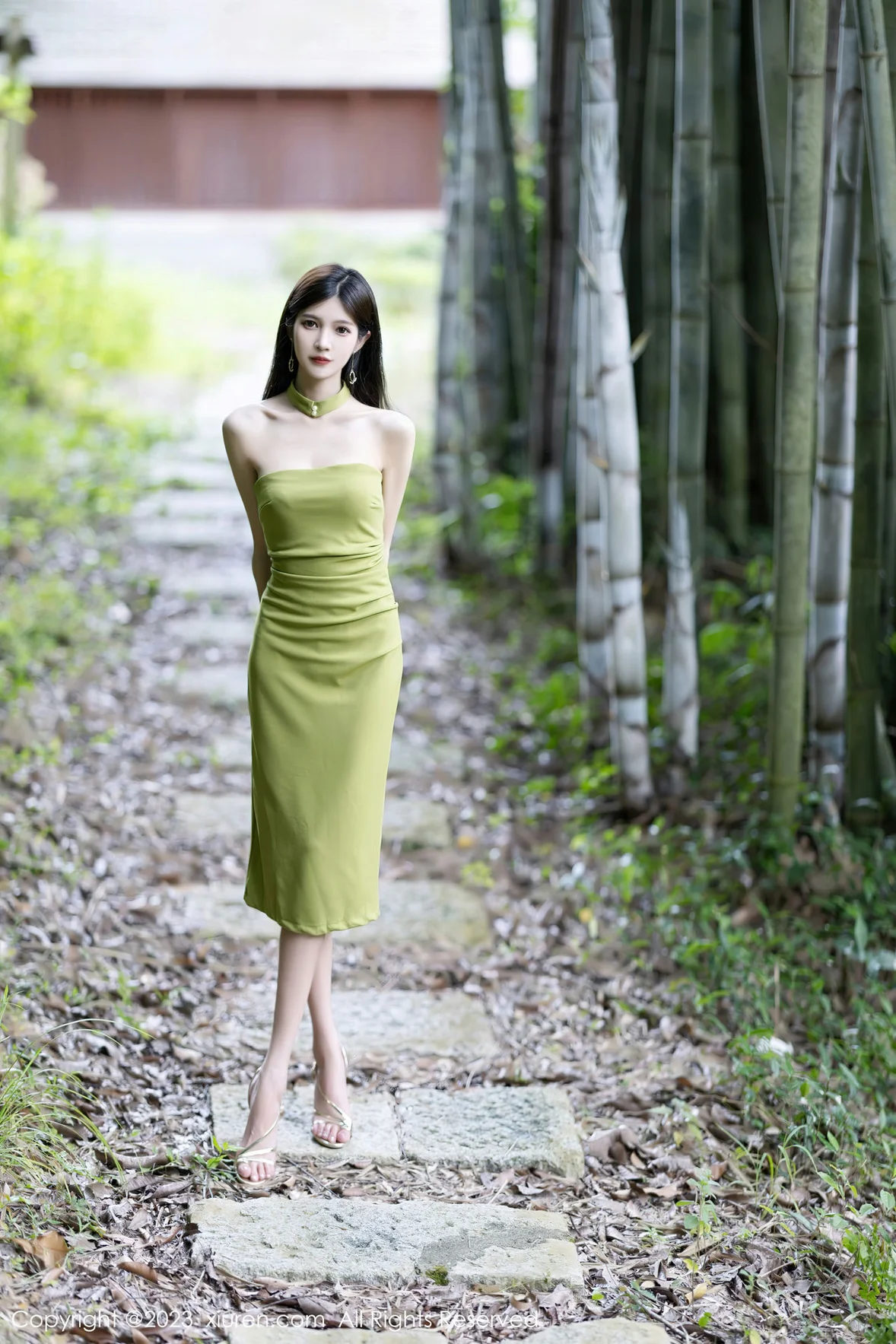 XiuRen 秀人 No.7241 程程程 链式内衣安吉旅拍 [84P]