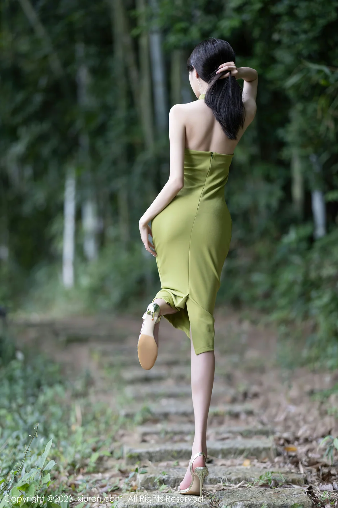 XiuRen 秀人 No.7241 程程程 链式内衣安吉旅拍 [84P]