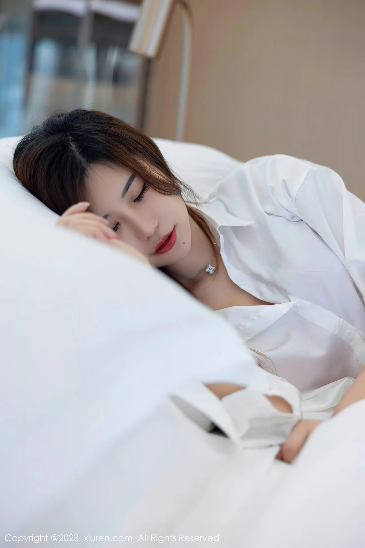 秀人网 No.7358 绮里嘉ula 村衣丝袜性感写真 [114P]