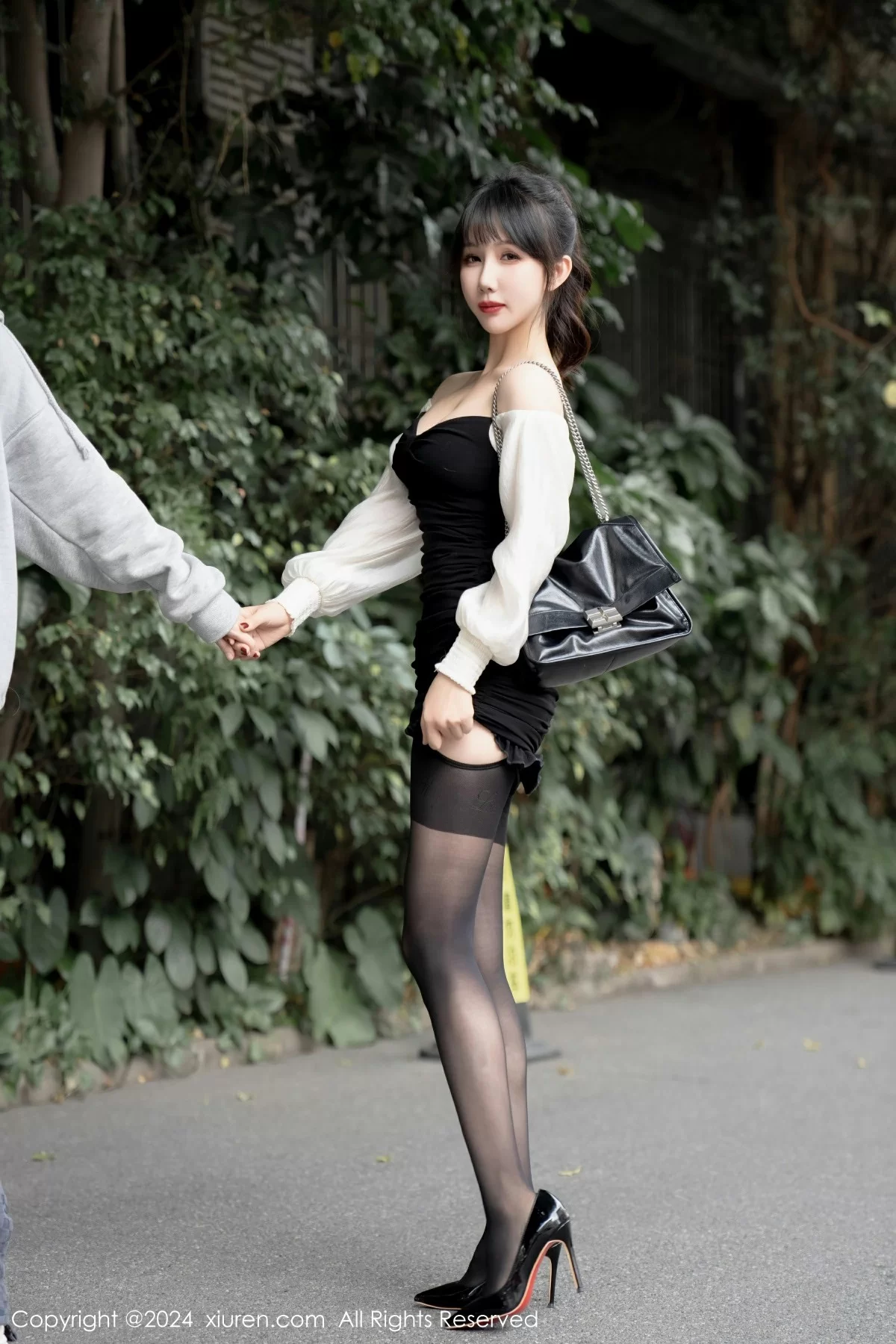 XiuRen 秀人 No.7930 波巧酱 [86P]