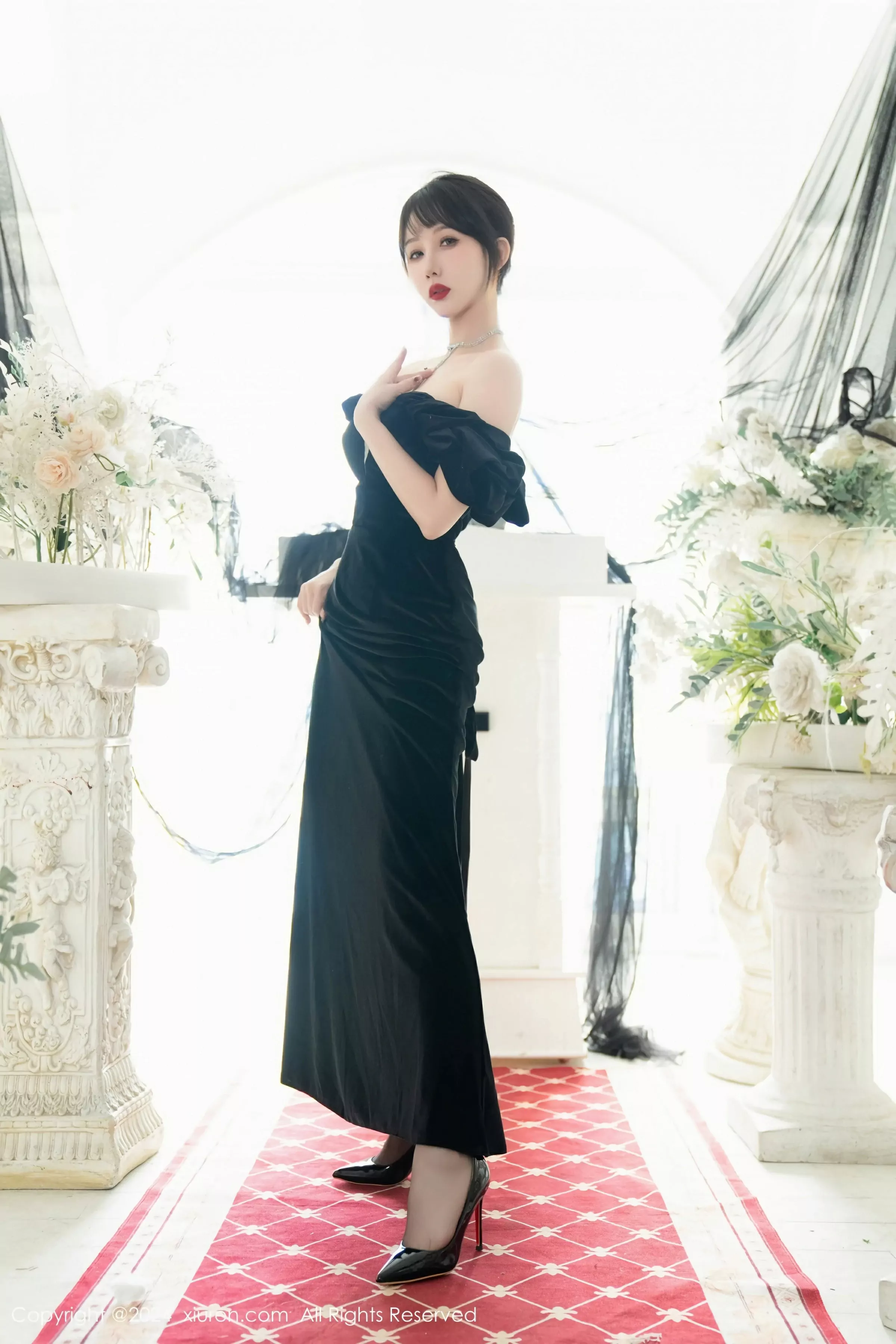 XiuRen 秀人 No.8070 波巧酱 [87P]