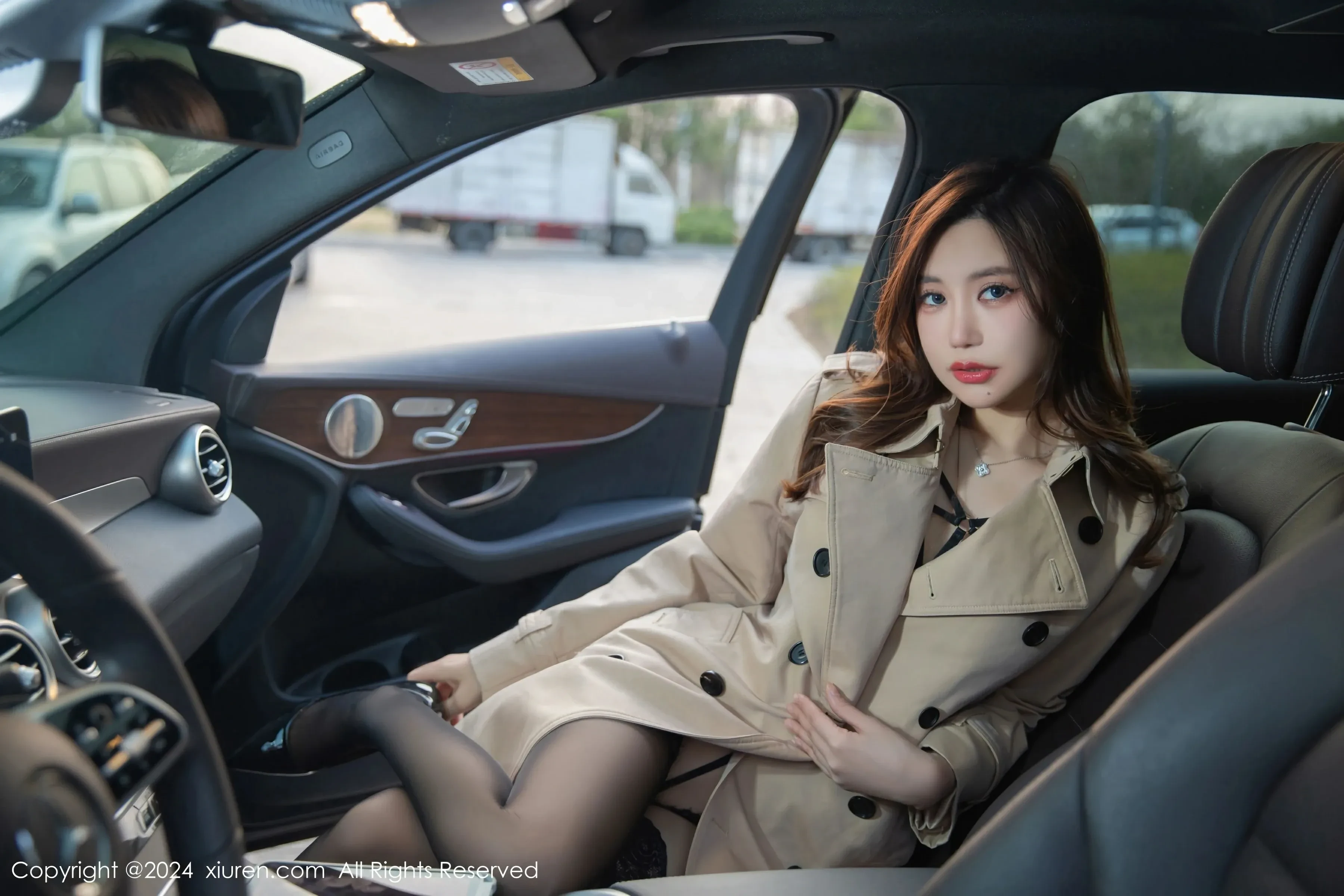 XiuRen 秀人 No.8371 绮里嘉ula [77P]