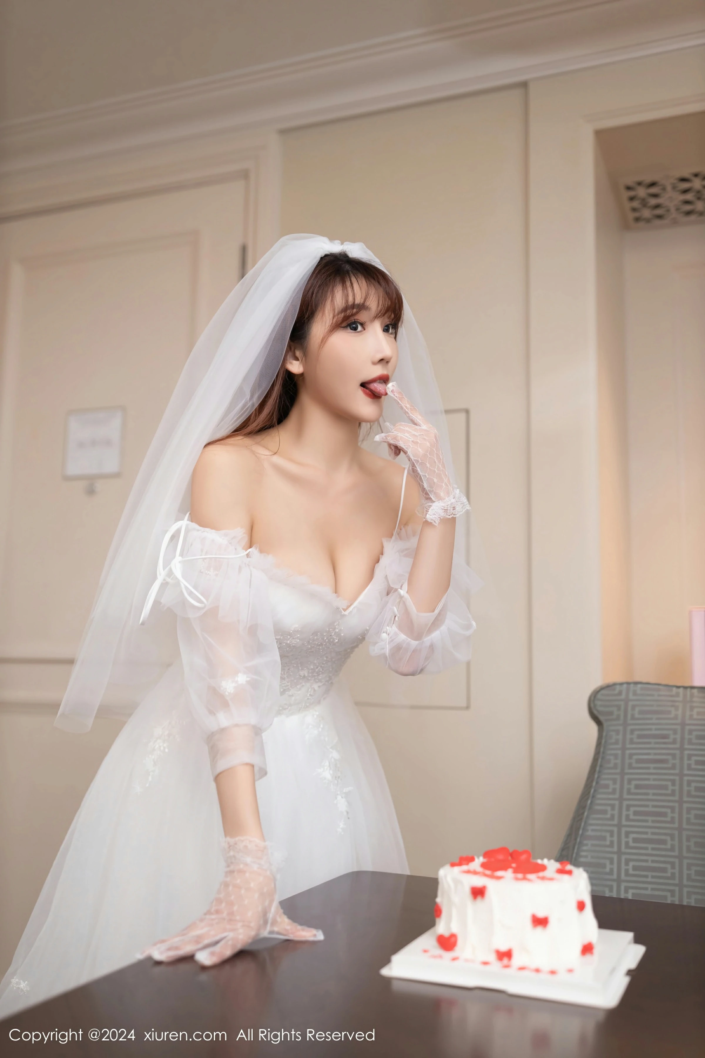 XiuRen 秀人 No.8418 陆萱萱 [80P]