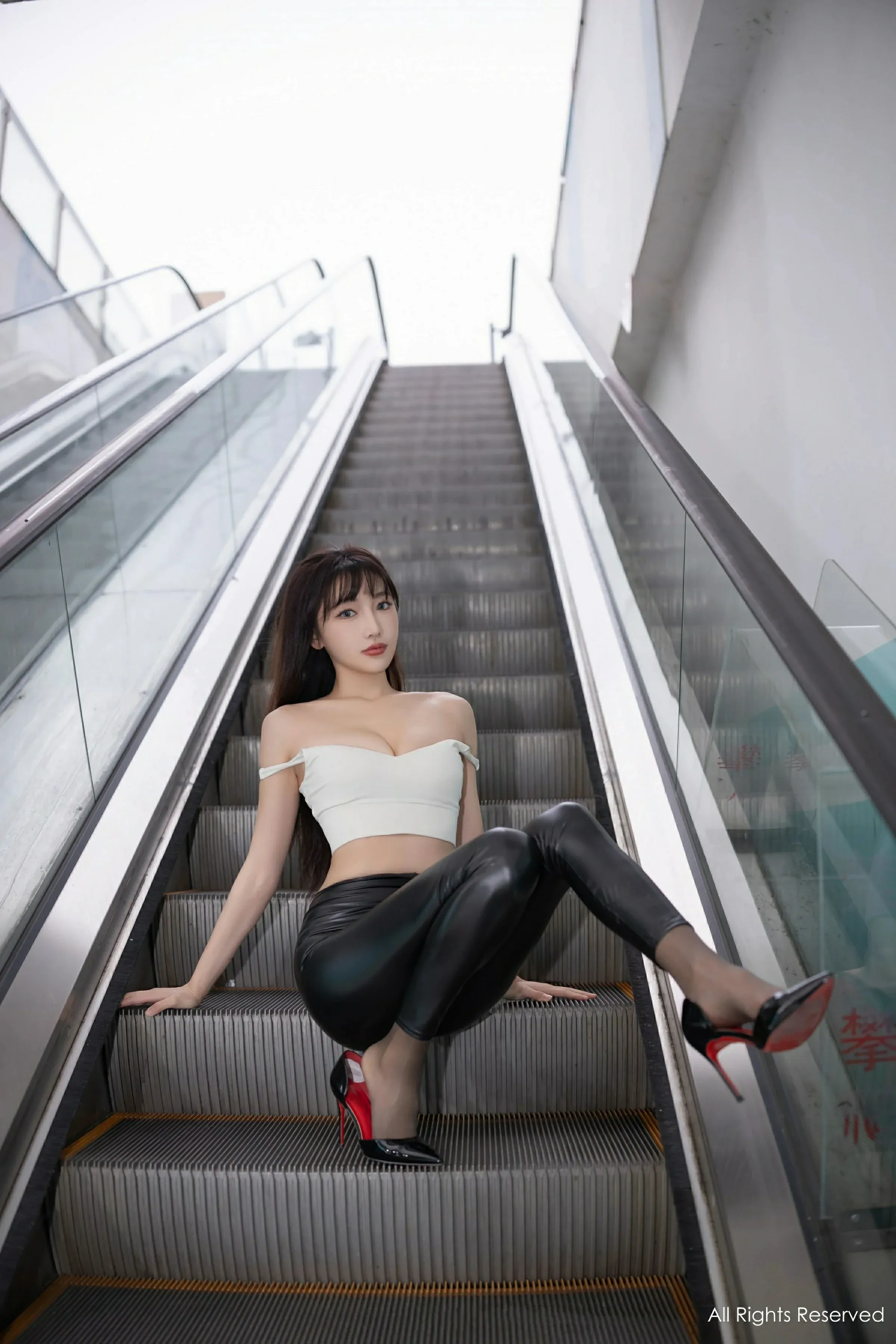 XiuRen 秀人 No.9377 陆萱萱 [81P]