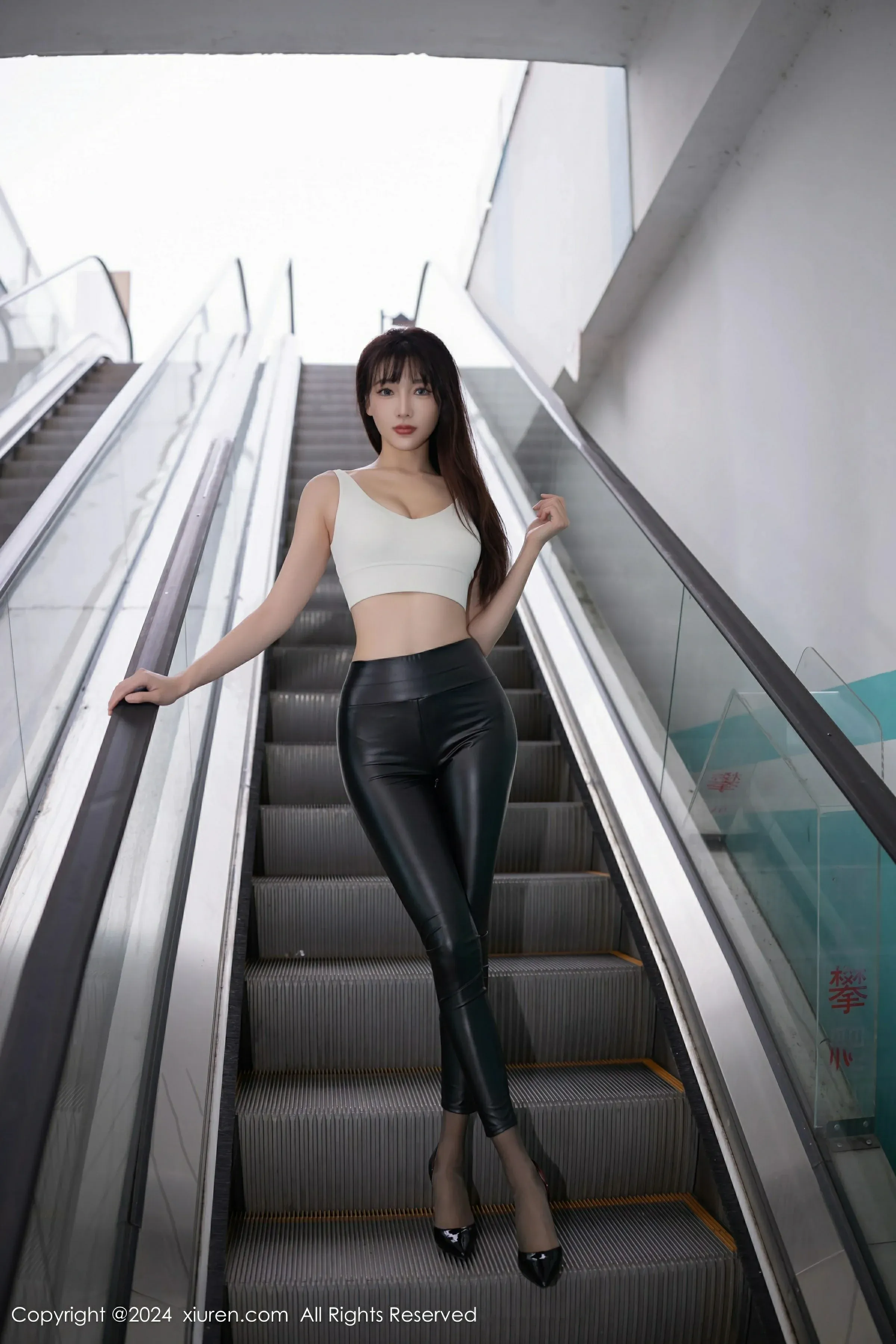 XiuRen 秀人 No.9377 陆萱萱 [81P]