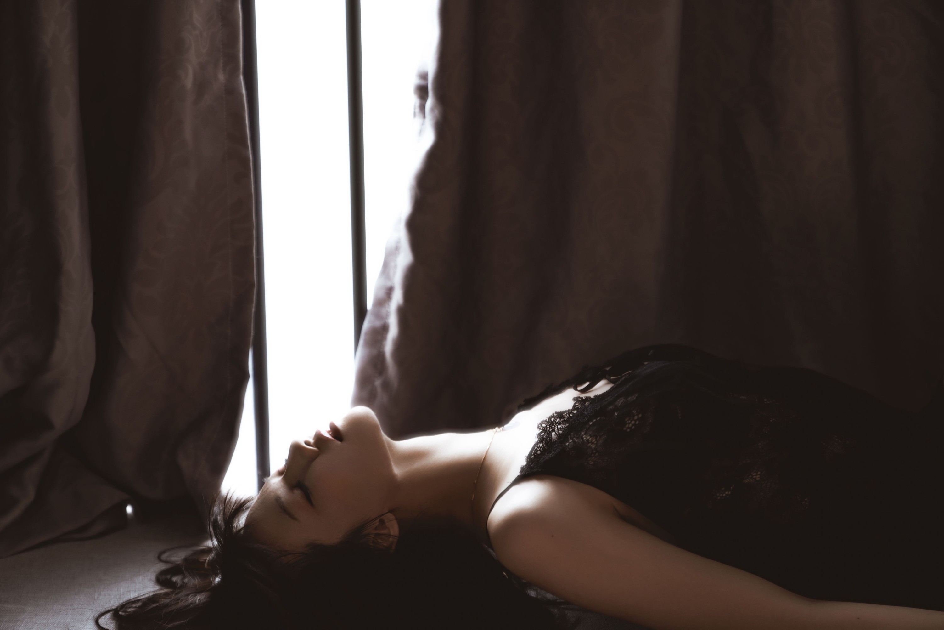 桜桃喵 – 《黑》[22P]