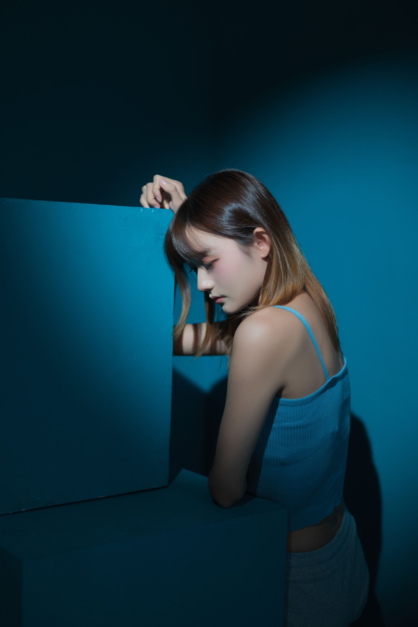 兔子Zzz不吃胡萝卜 – 《抑郁的蓝房间》[27P]