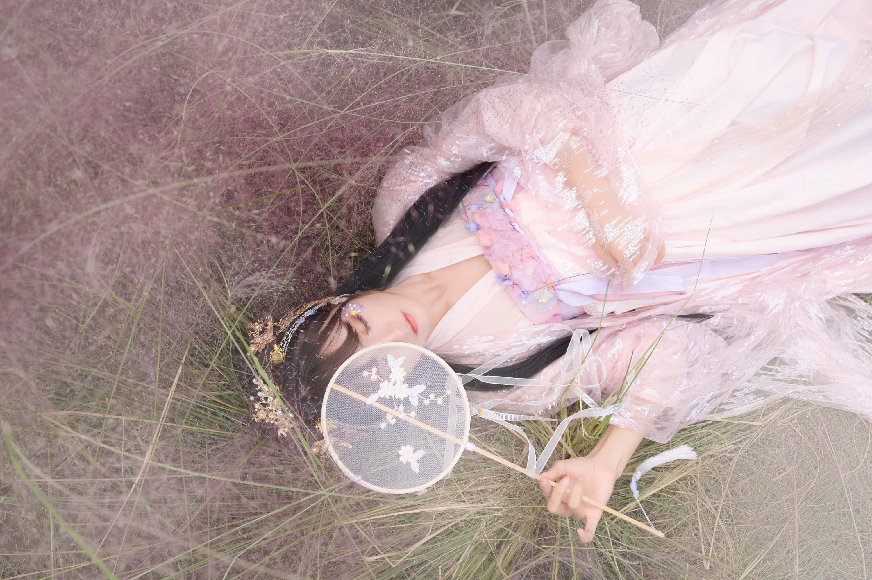 兔子Zzz不吃胡萝卜 – 《伊人》[26P]