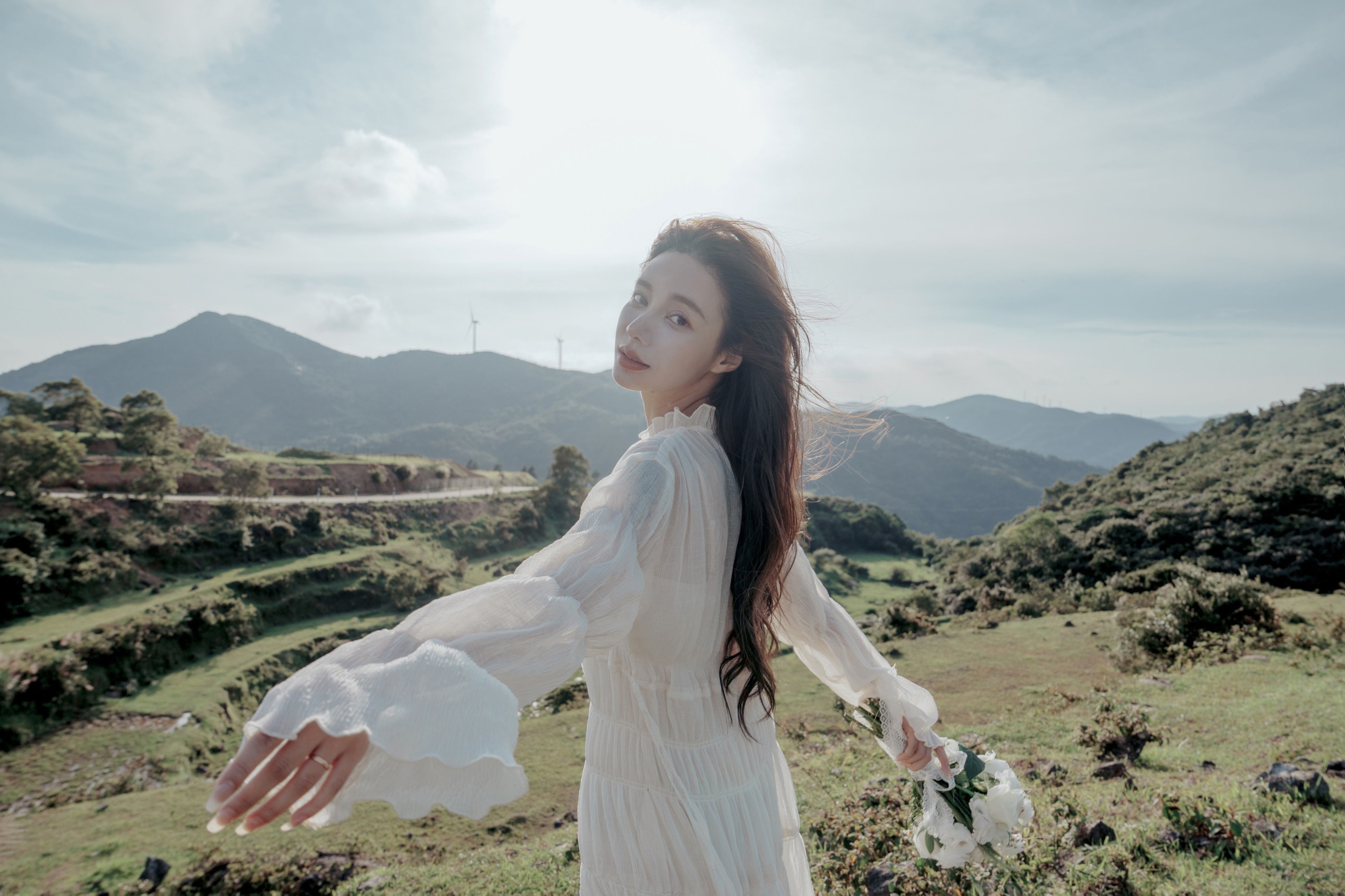 姝雯同学 – 《山谷之间，烈日之下》[60P]