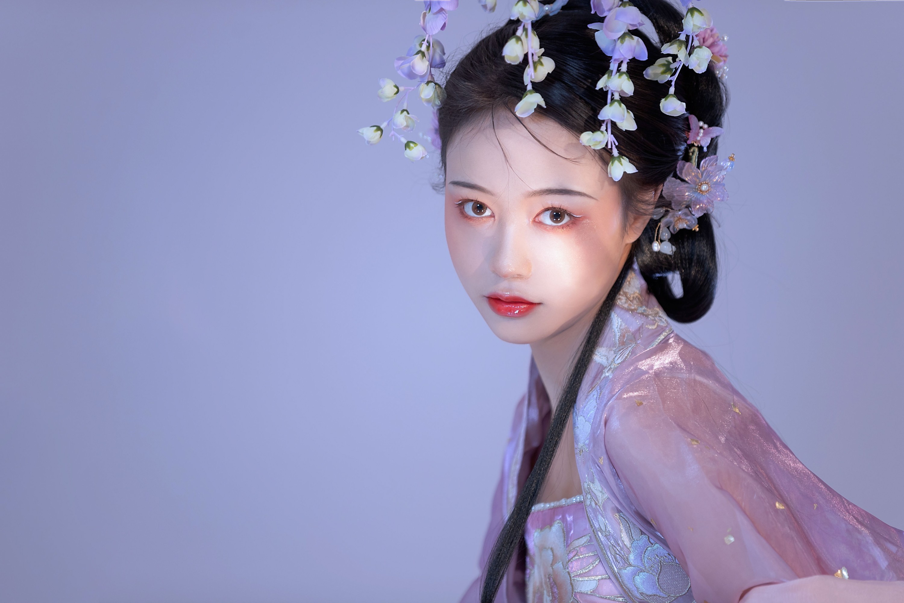 梨一依 – 《镜花水月》[24P]