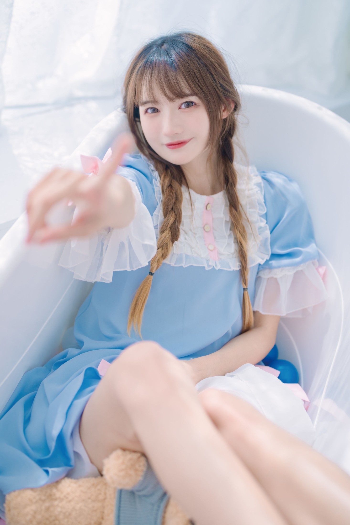 兔子Zzz不吃胡萝卜 – 《纯白色可爱》[32P]