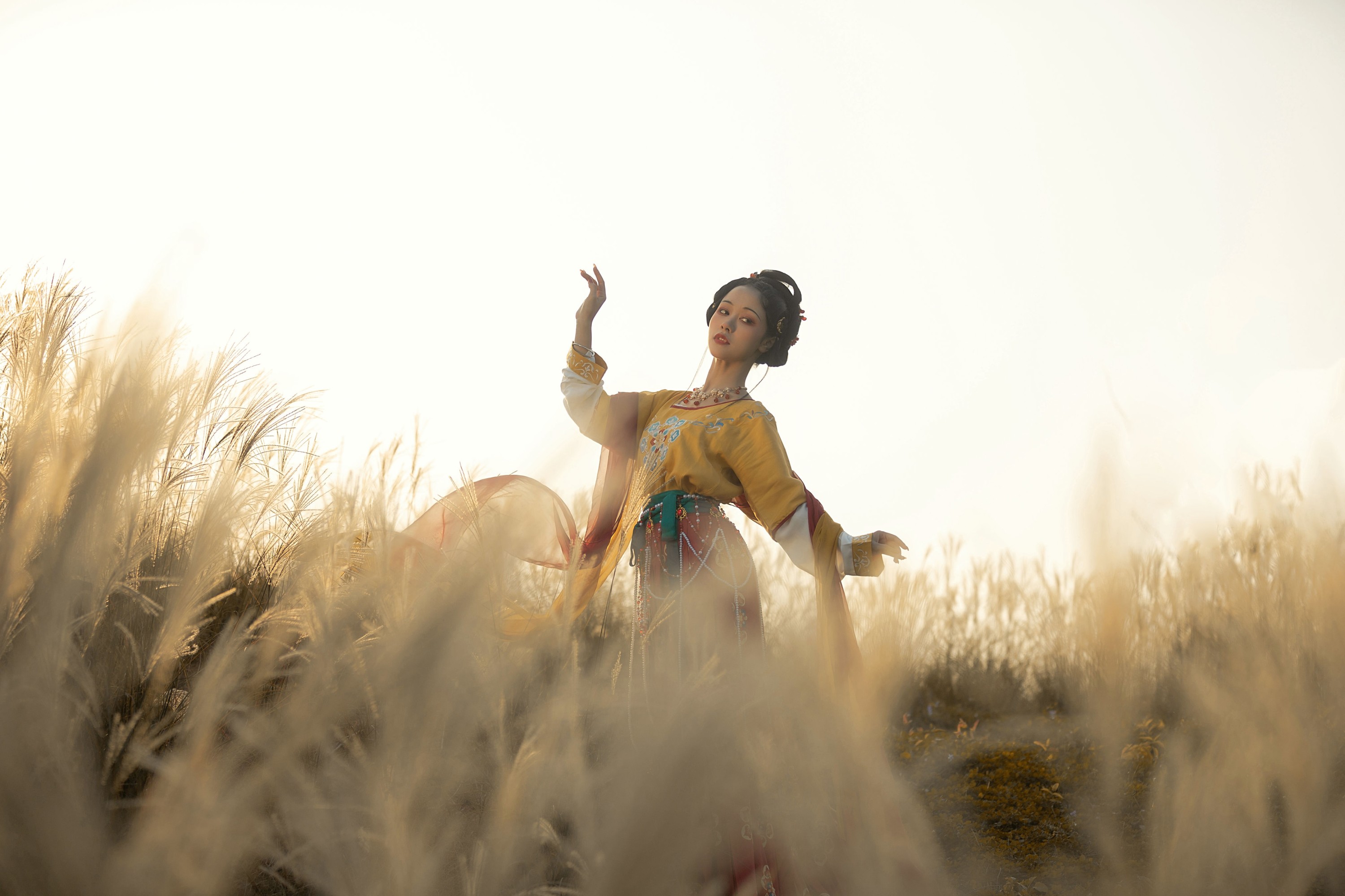 梨一依 – 《萋萋》[23P]