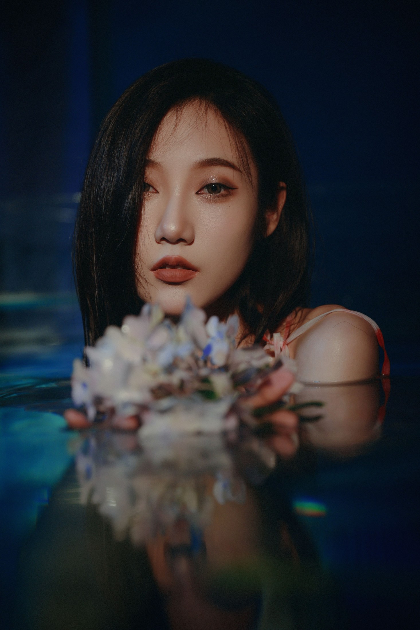 o1ne万 – 《有人喜欢蓝》[45P]