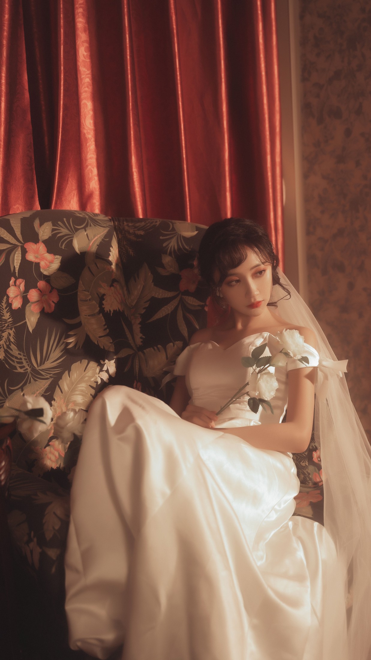 绮罗生的小苏苏 – 《复古婚纱》[27P]