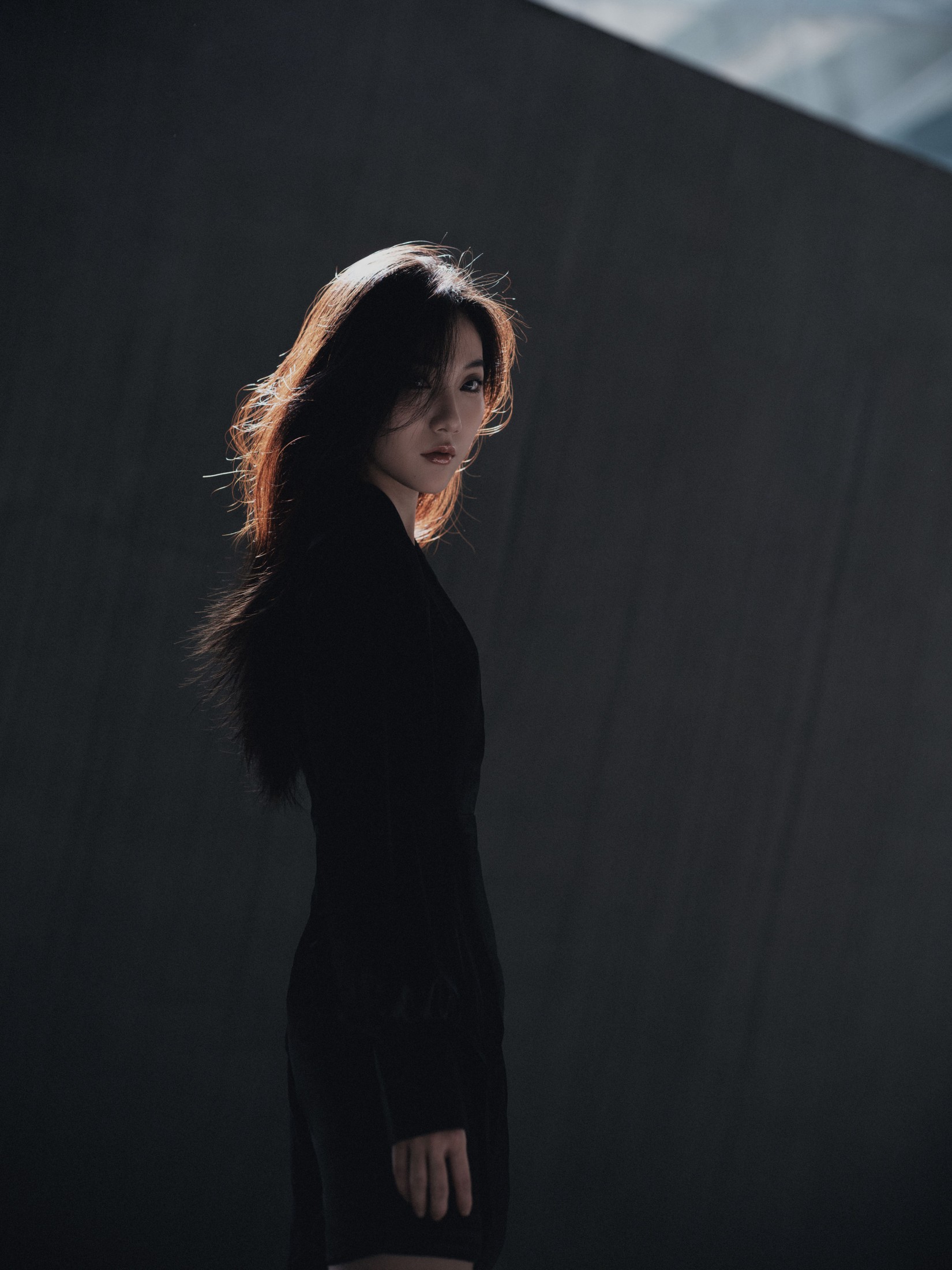 o1ne万 – 《黑与白》[46P]