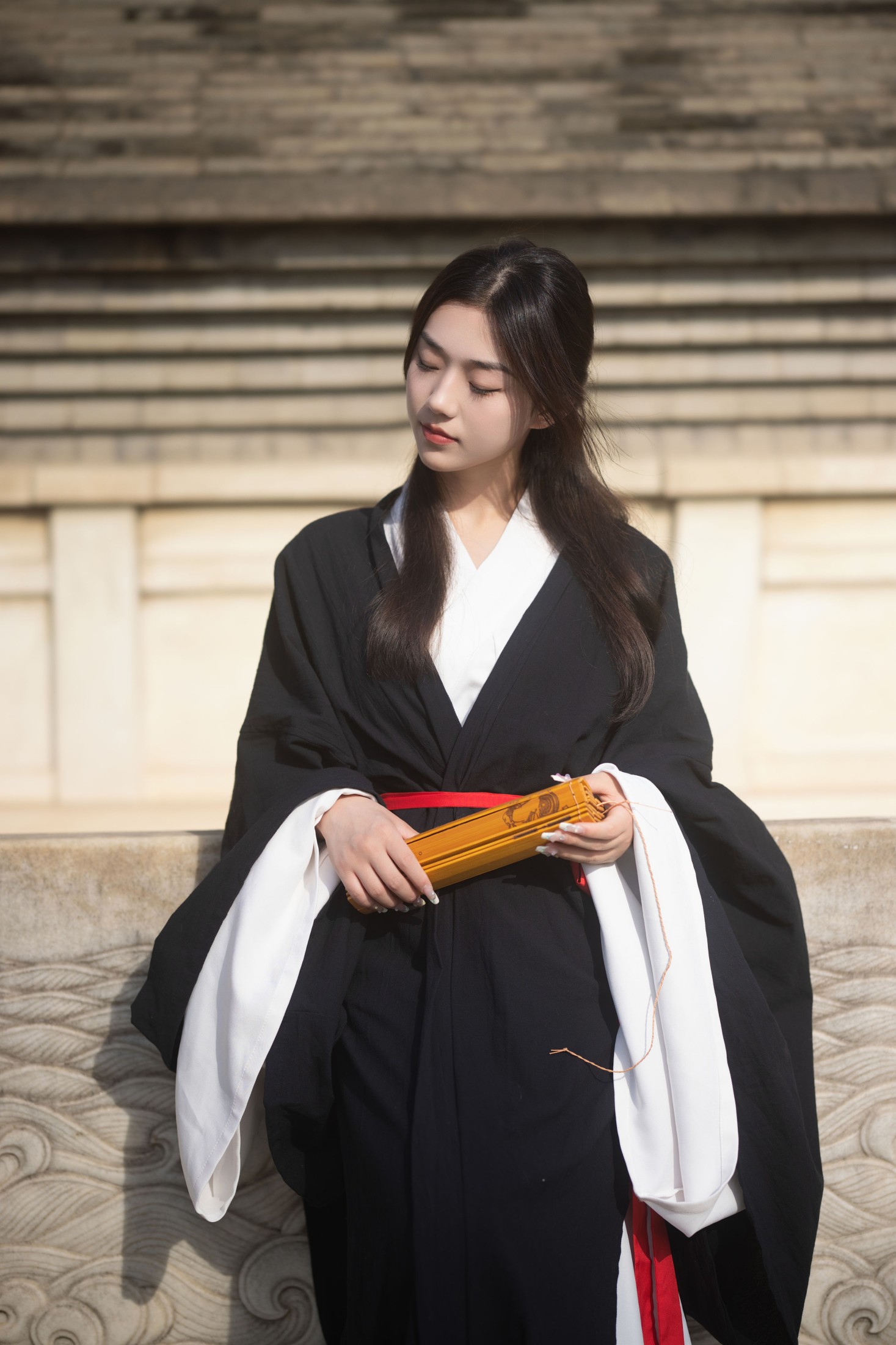 裴同学 – 《墨玉》[23P]