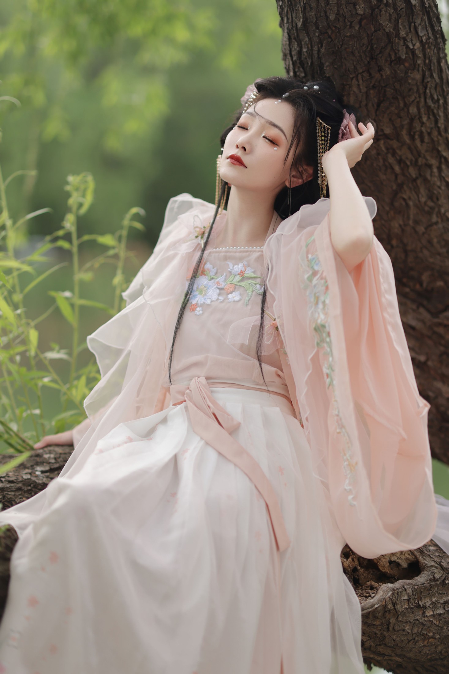 一吱小轩 – 《春日宴》[21P]