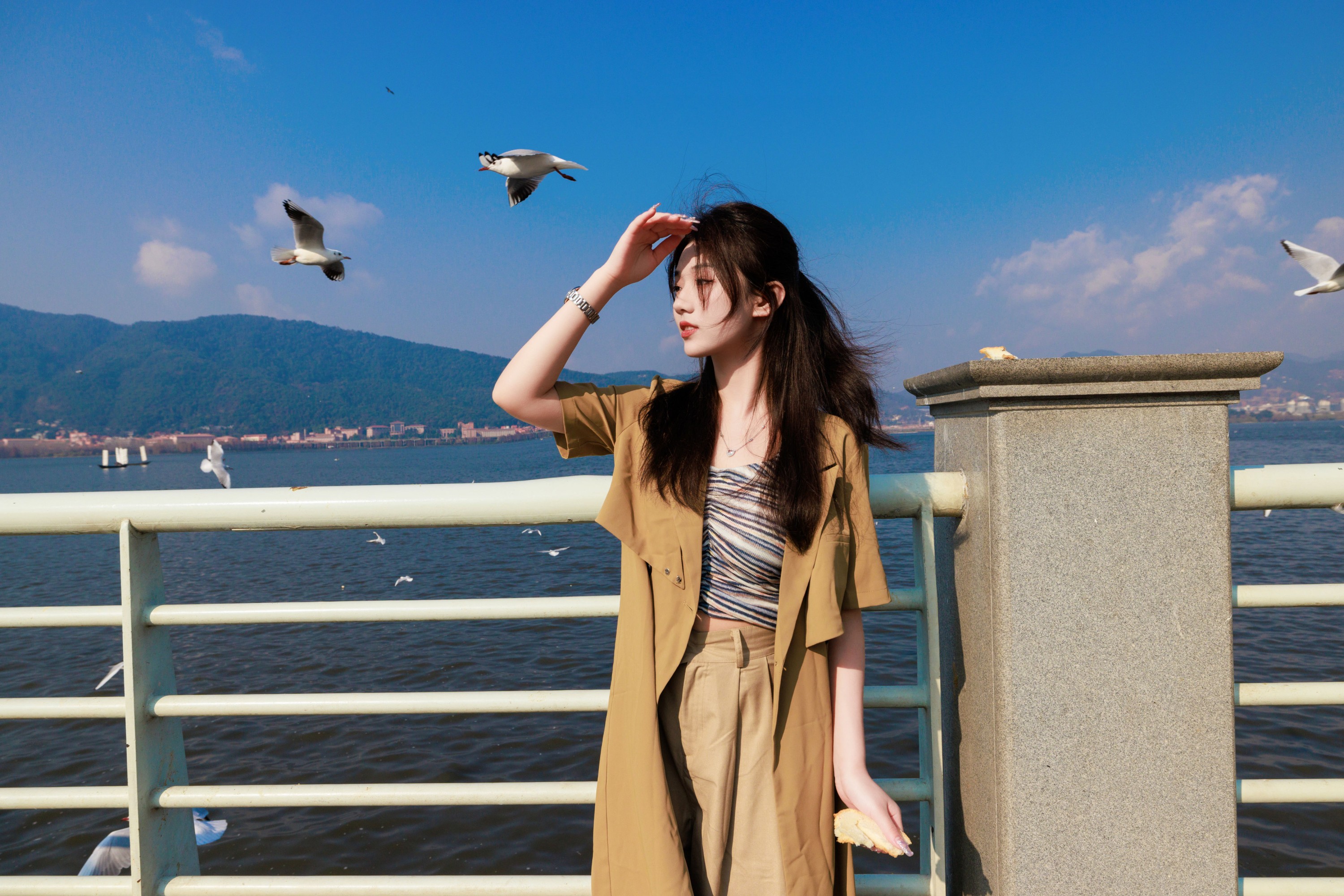 裴同学 – 《游艇》[28P]