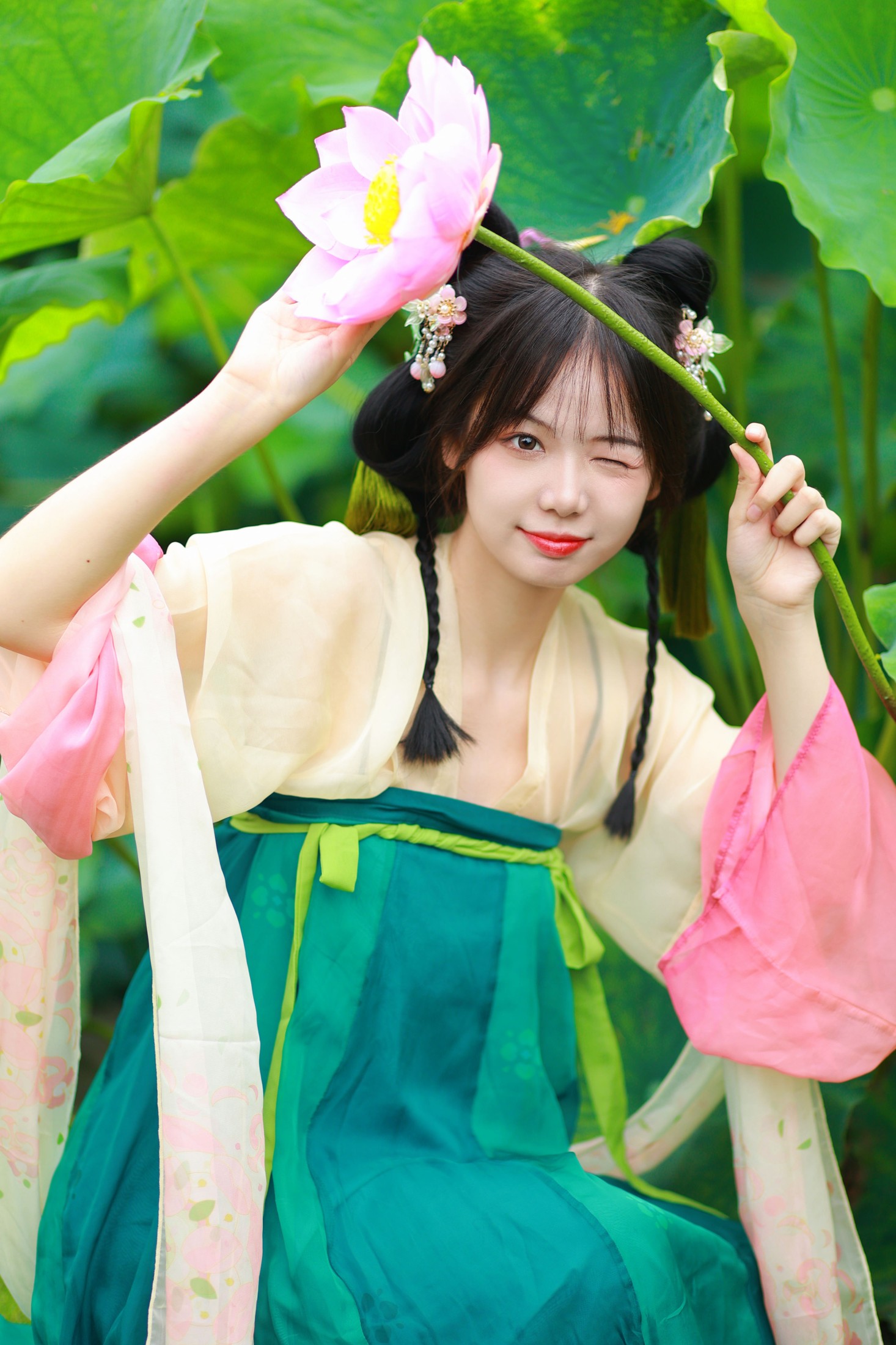 暮烟色CC – 《荷塘少女》[27P]