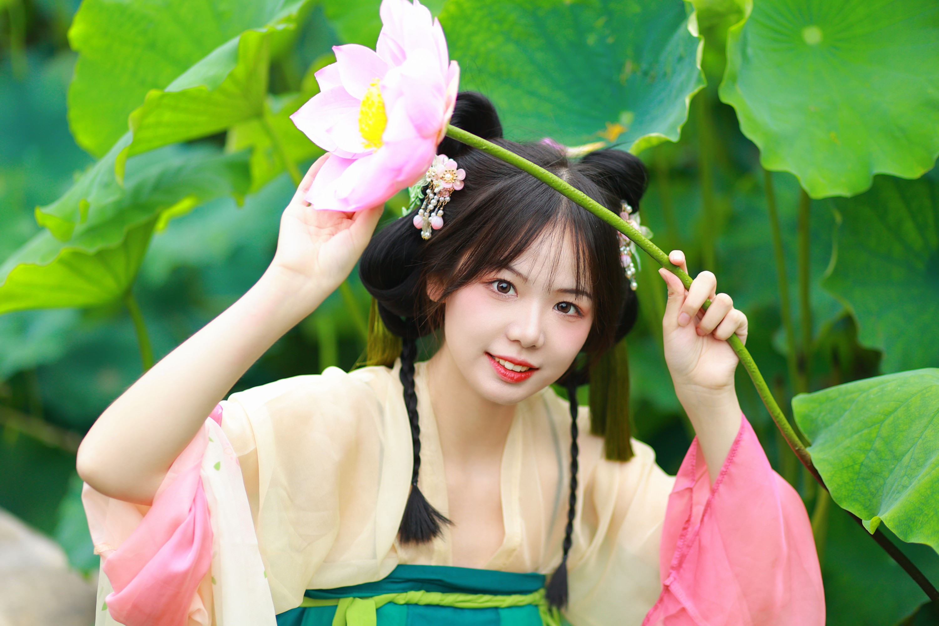 暮烟色CC – 《荷塘少女》[27P]