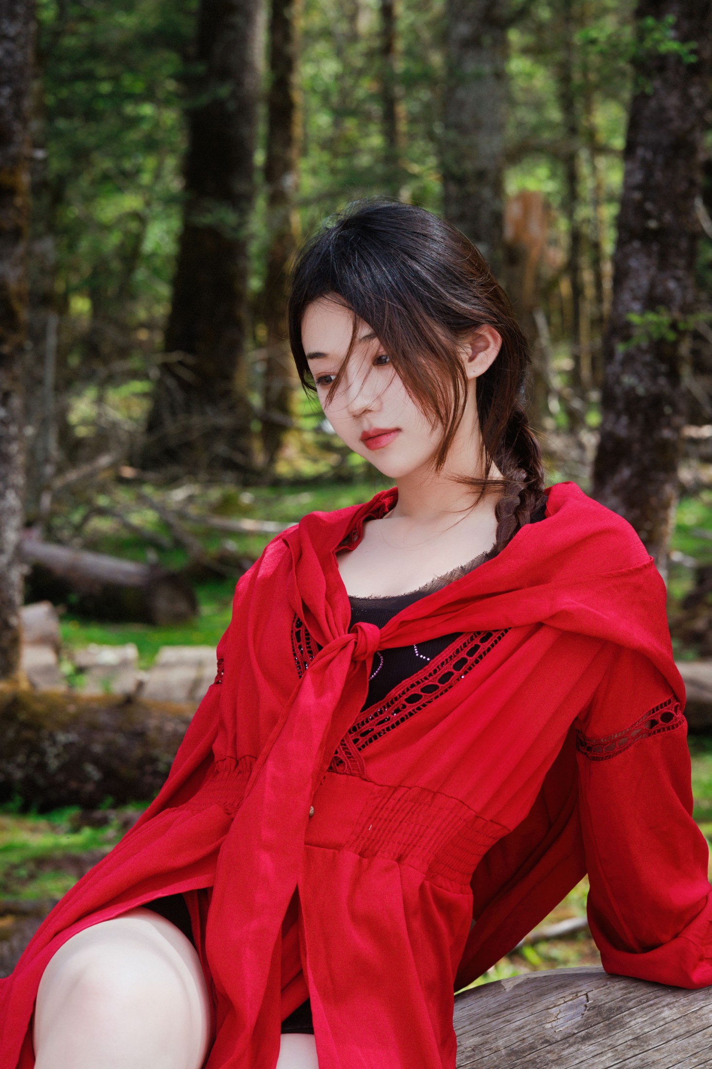 裴同学 – 《异域森林》[27P]