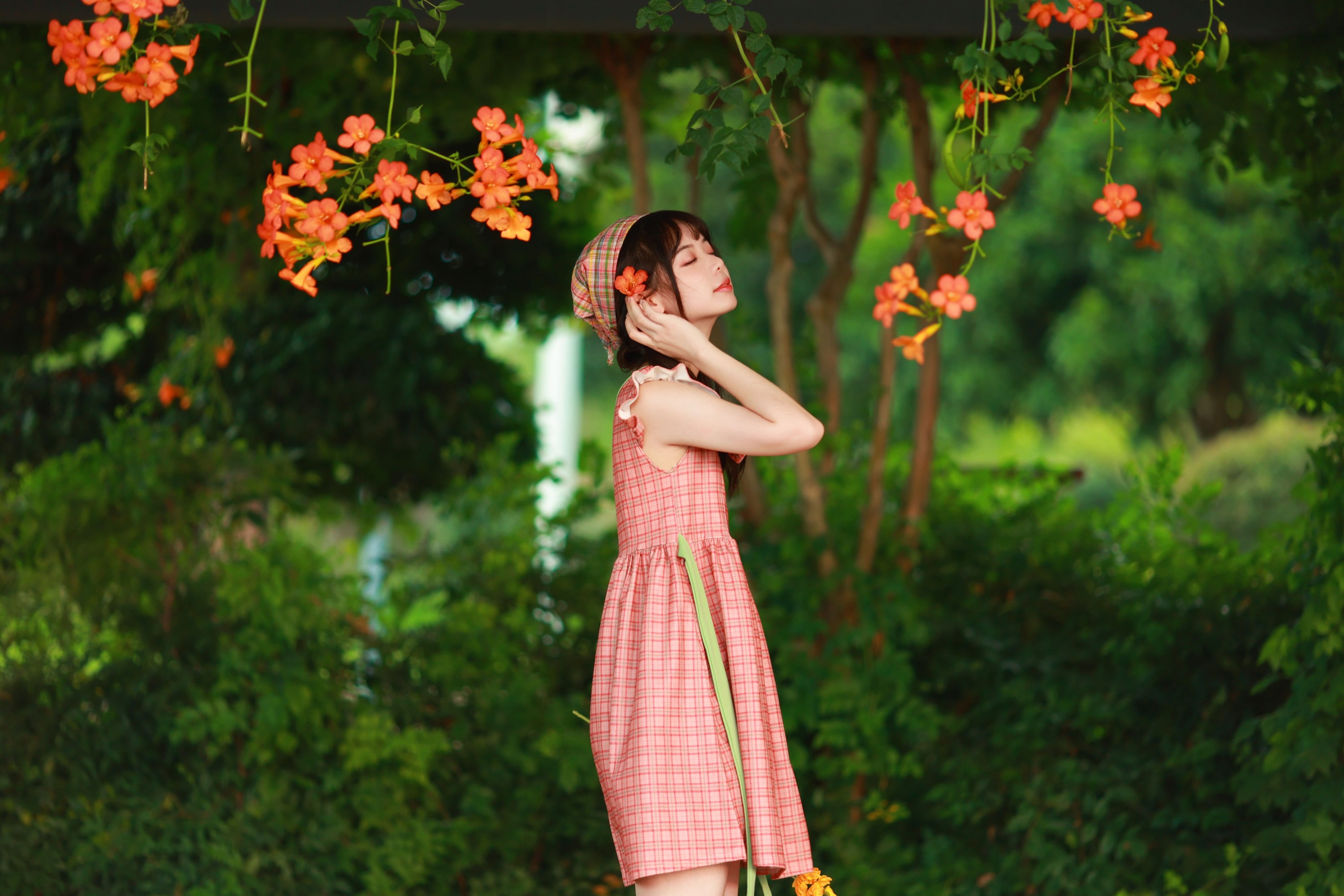 暮烟色CC – 《花与少女》[34P]