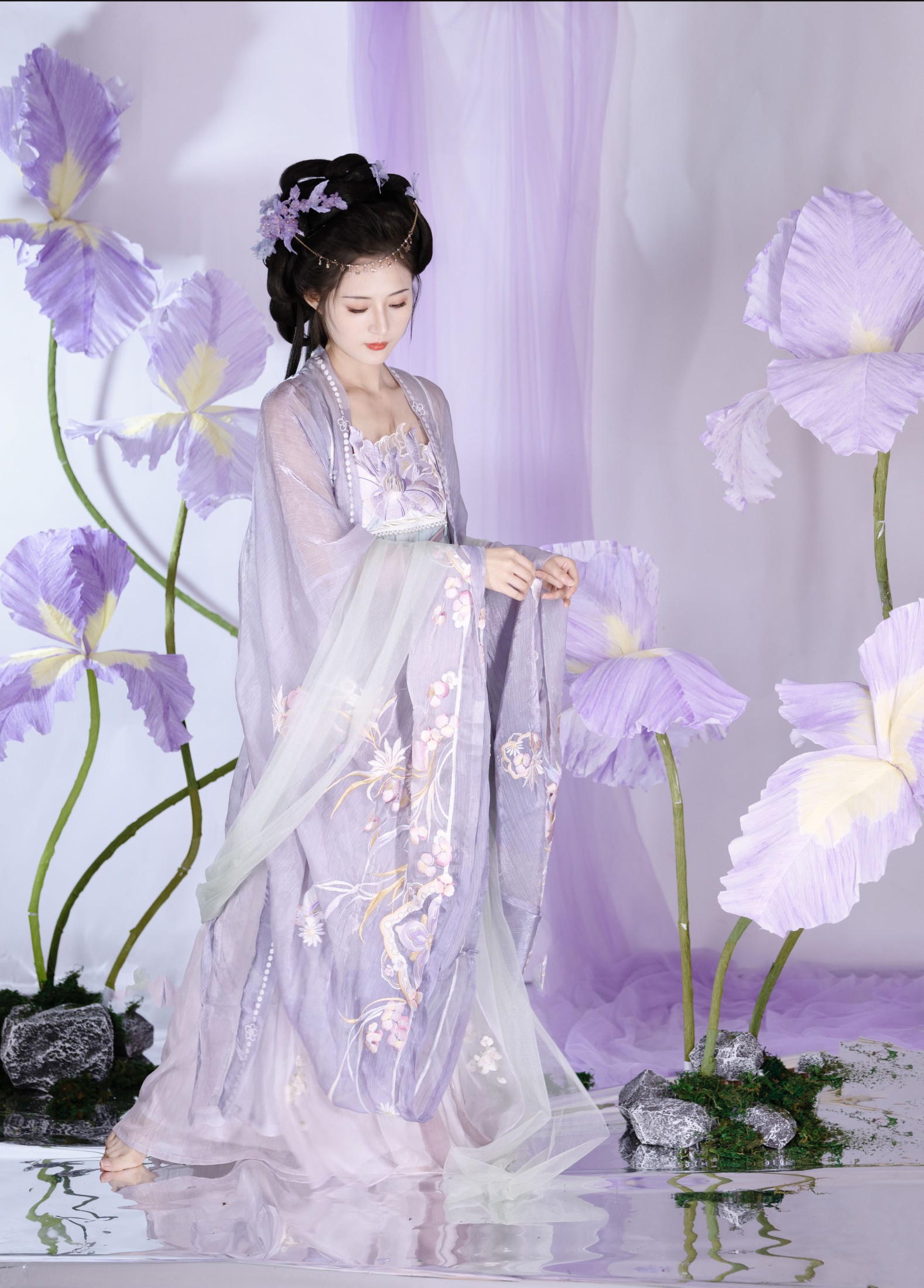 芋媛一碗 – 《紫鸢尾》[22P]