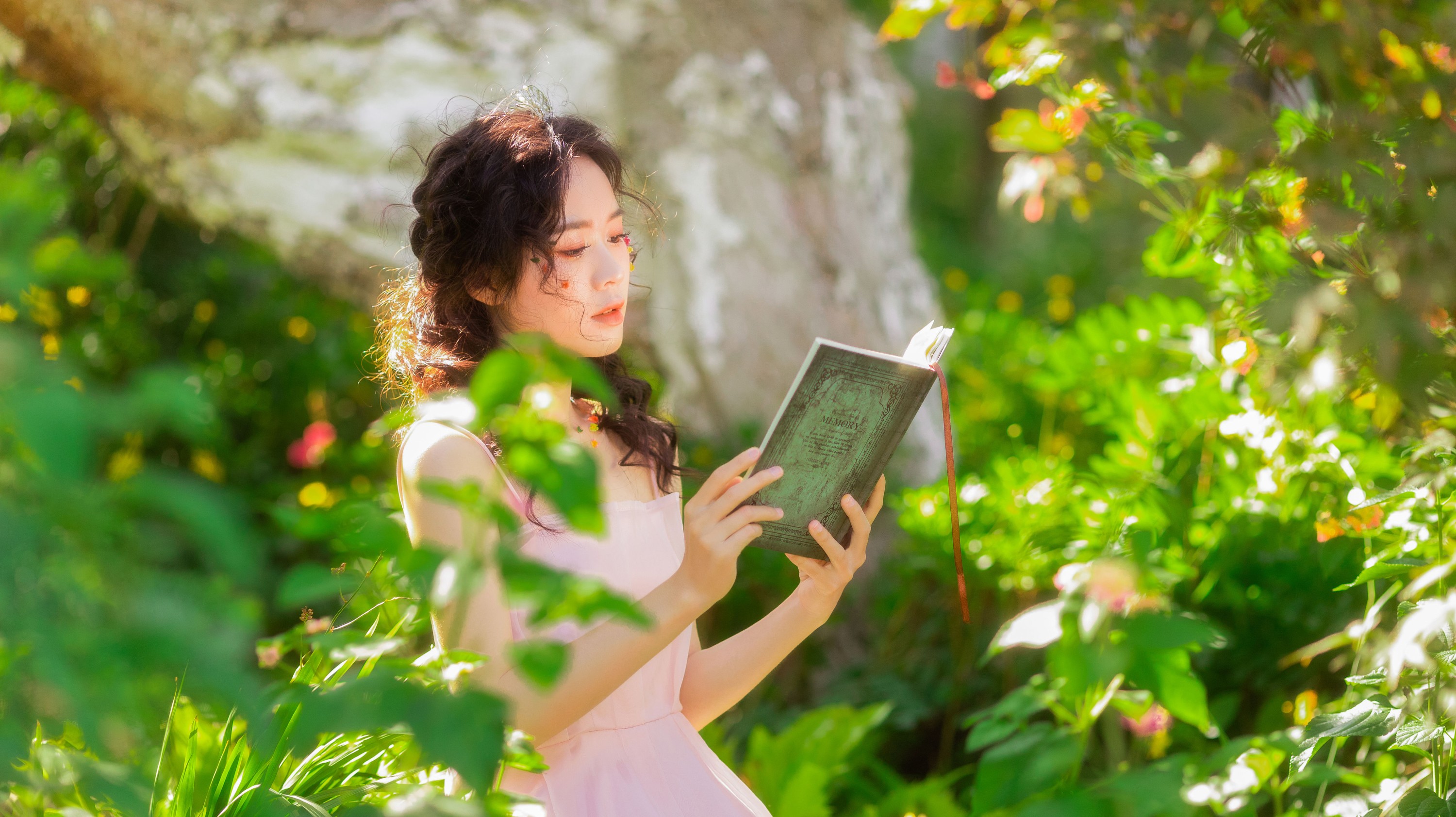 一 – 《鲜花是阳光赠与世界的吻》[30P]