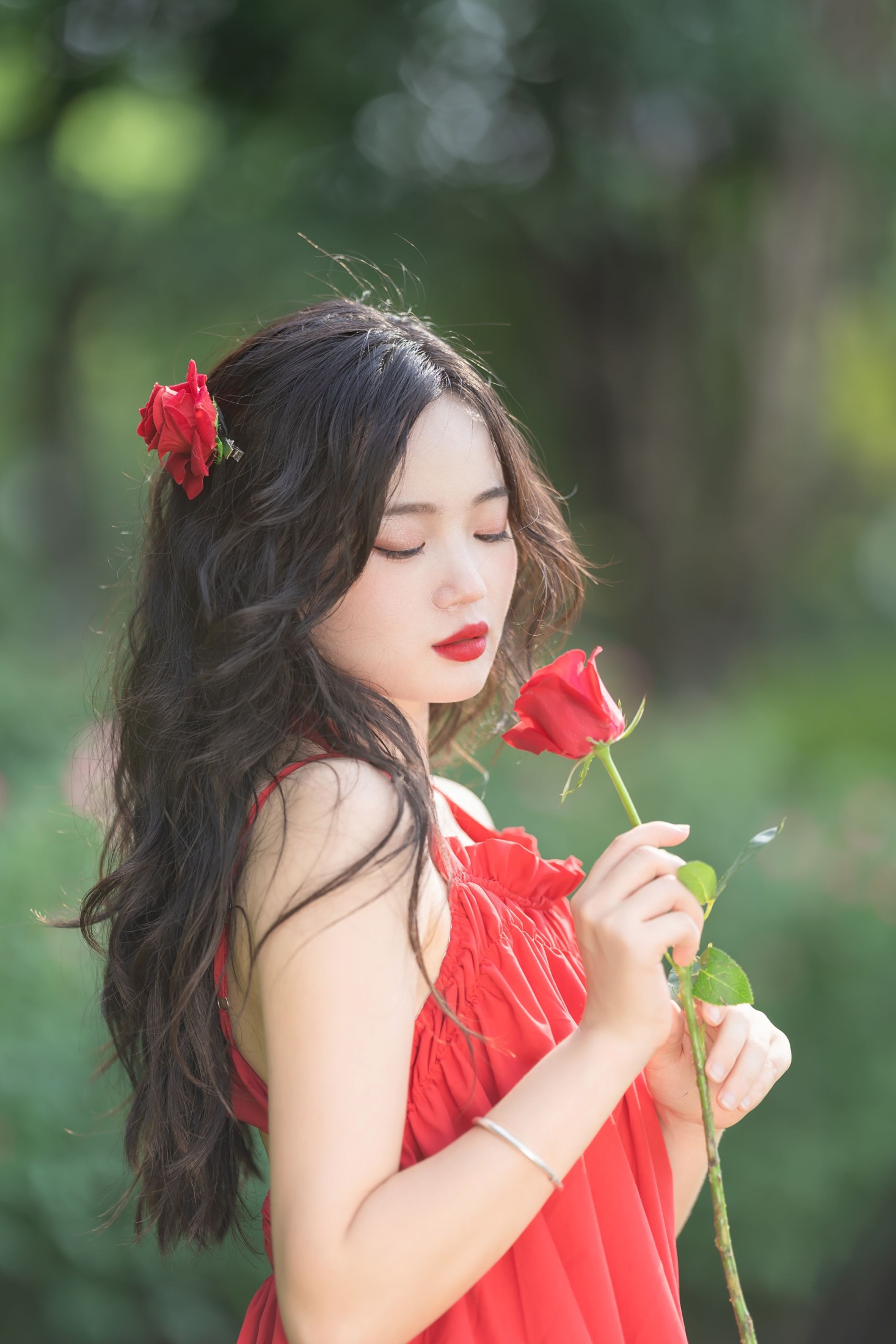 小欧O – 《红裙少女》[25P]