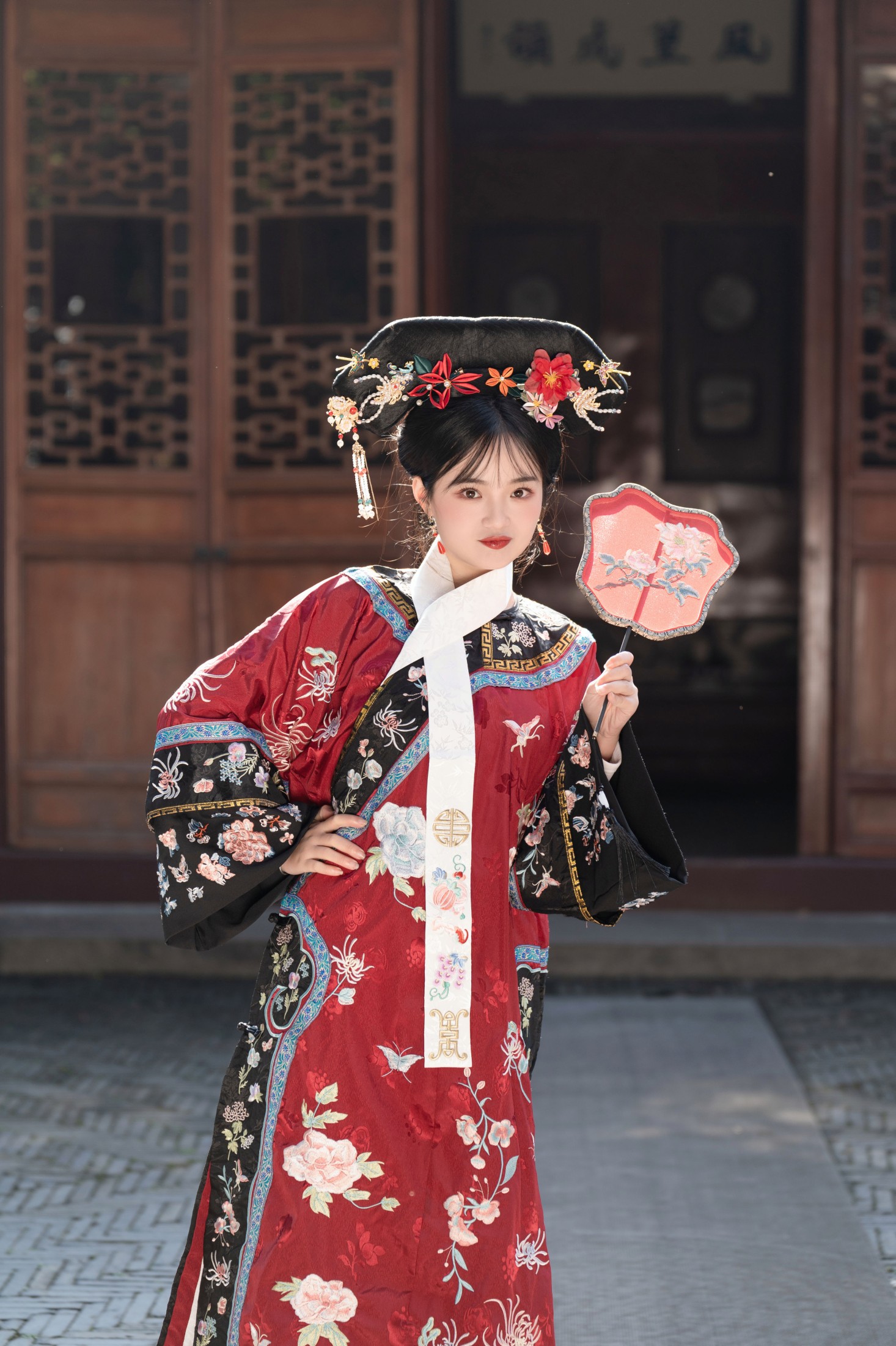 小欧O – 《格格驾到 通通闪开》[39P]