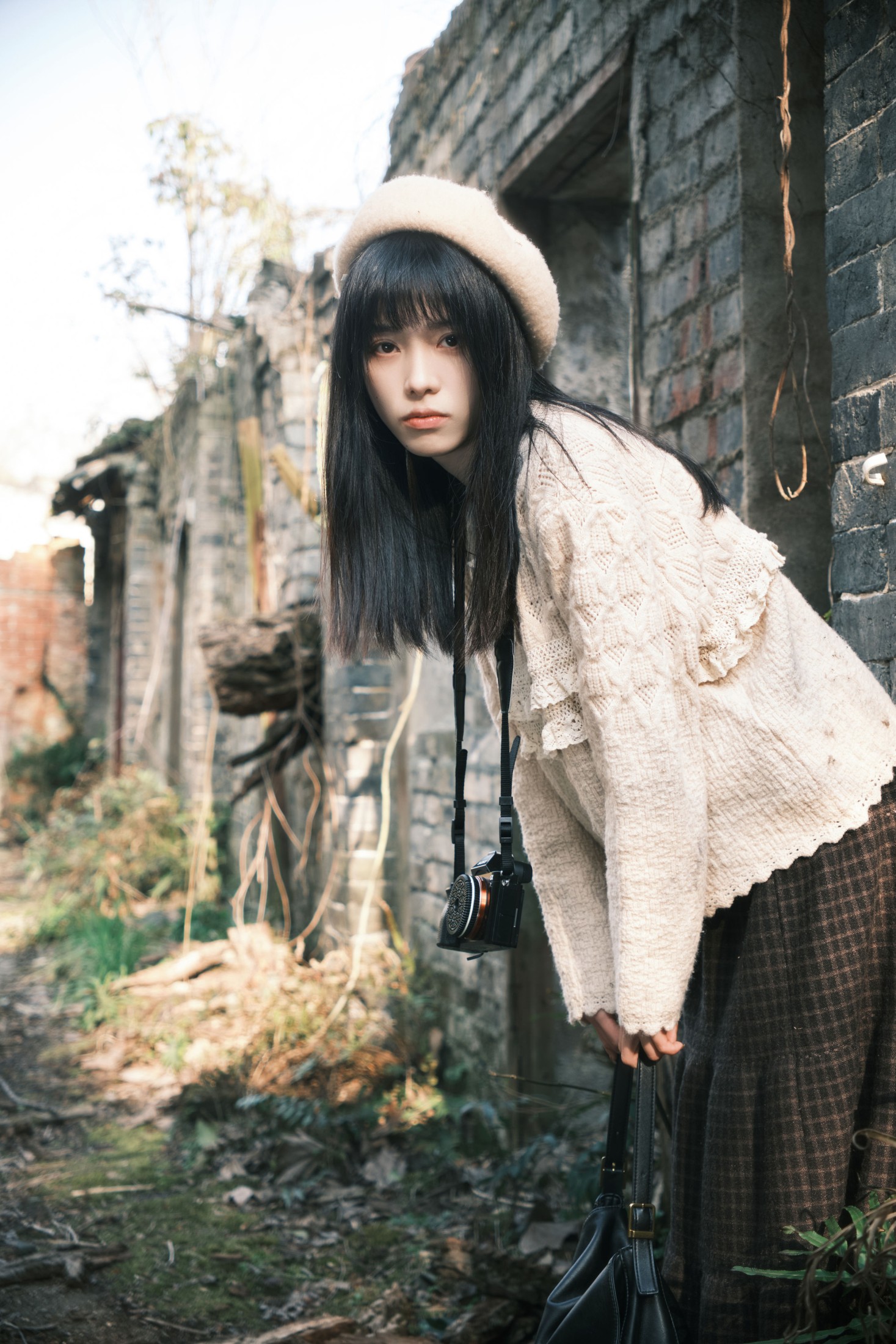 小松麻奈 – 《残垣断壁》[24P]