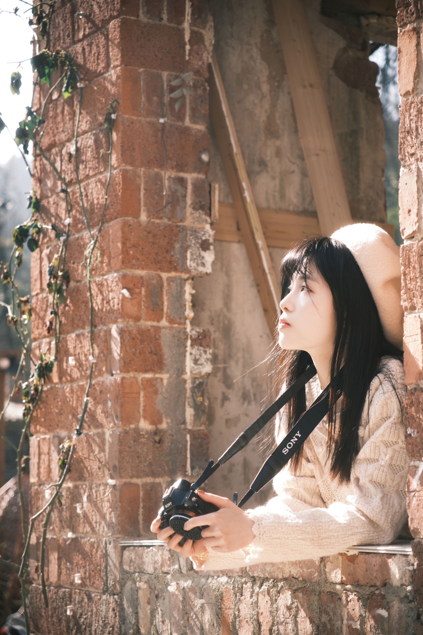 小松麻奈 – 《残垣断壁》[24P]