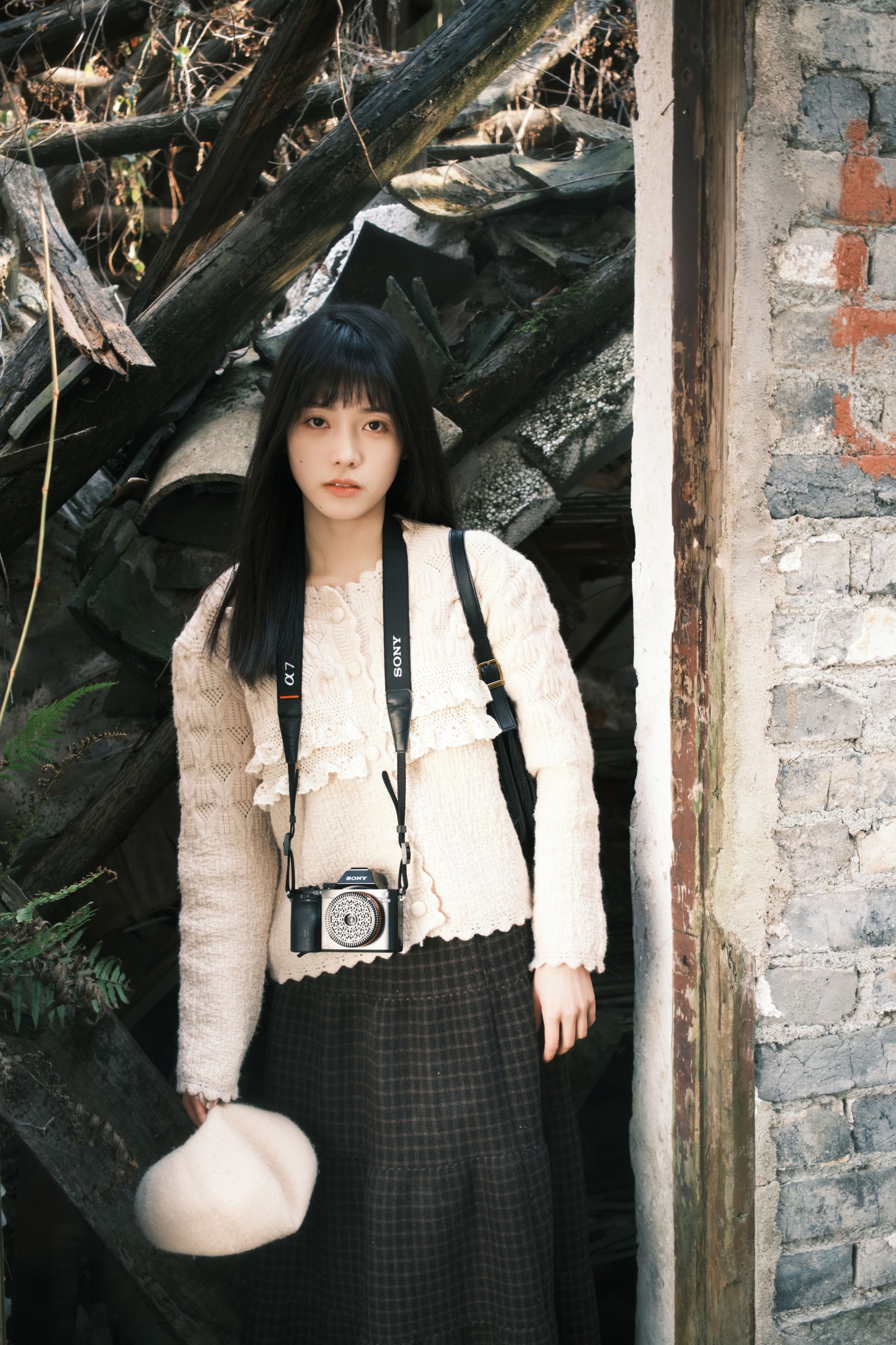 小松麻奈 – 《残垣断壁》[24P]