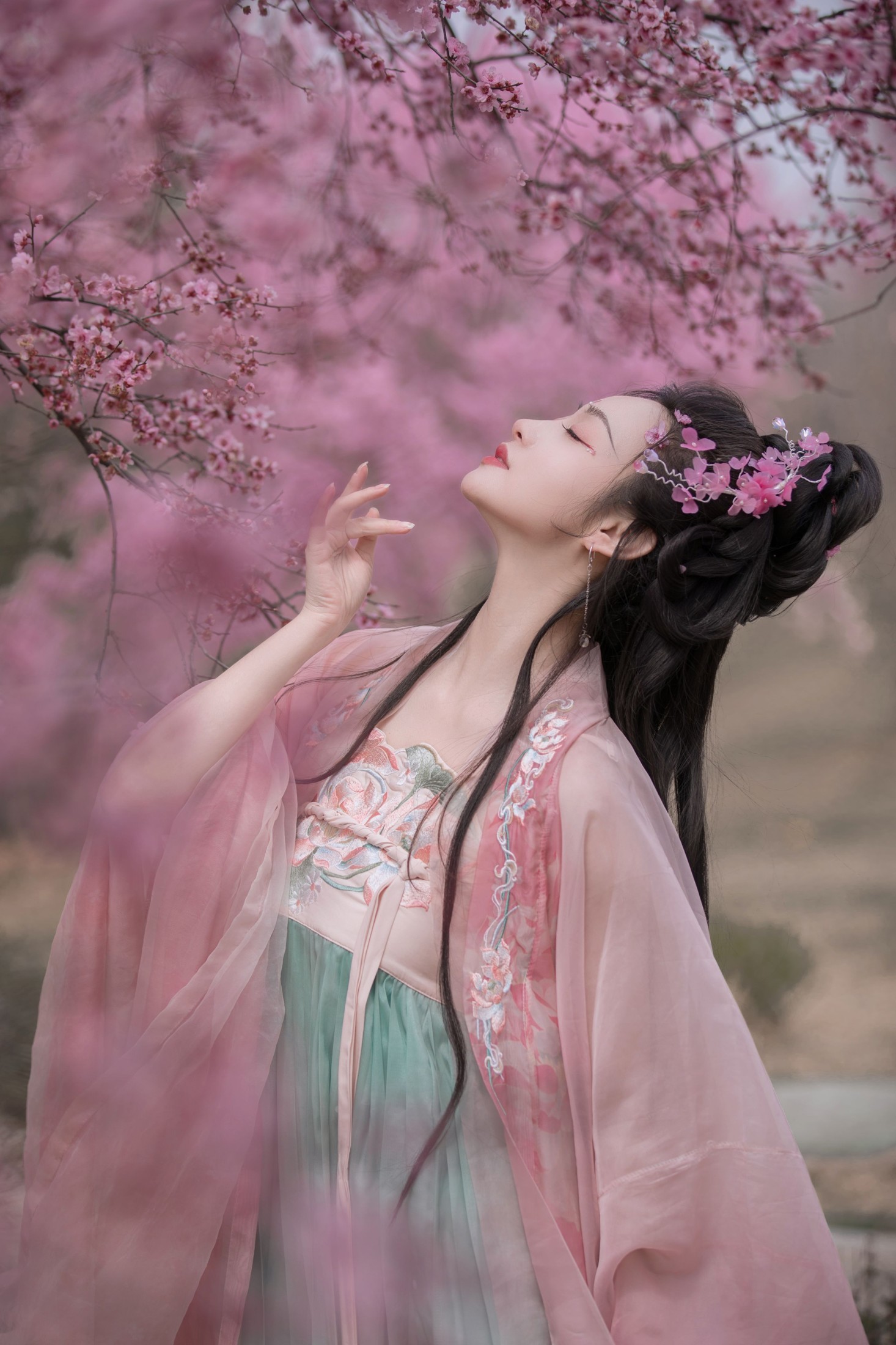 凌子兮 – 《春有约》[24P]