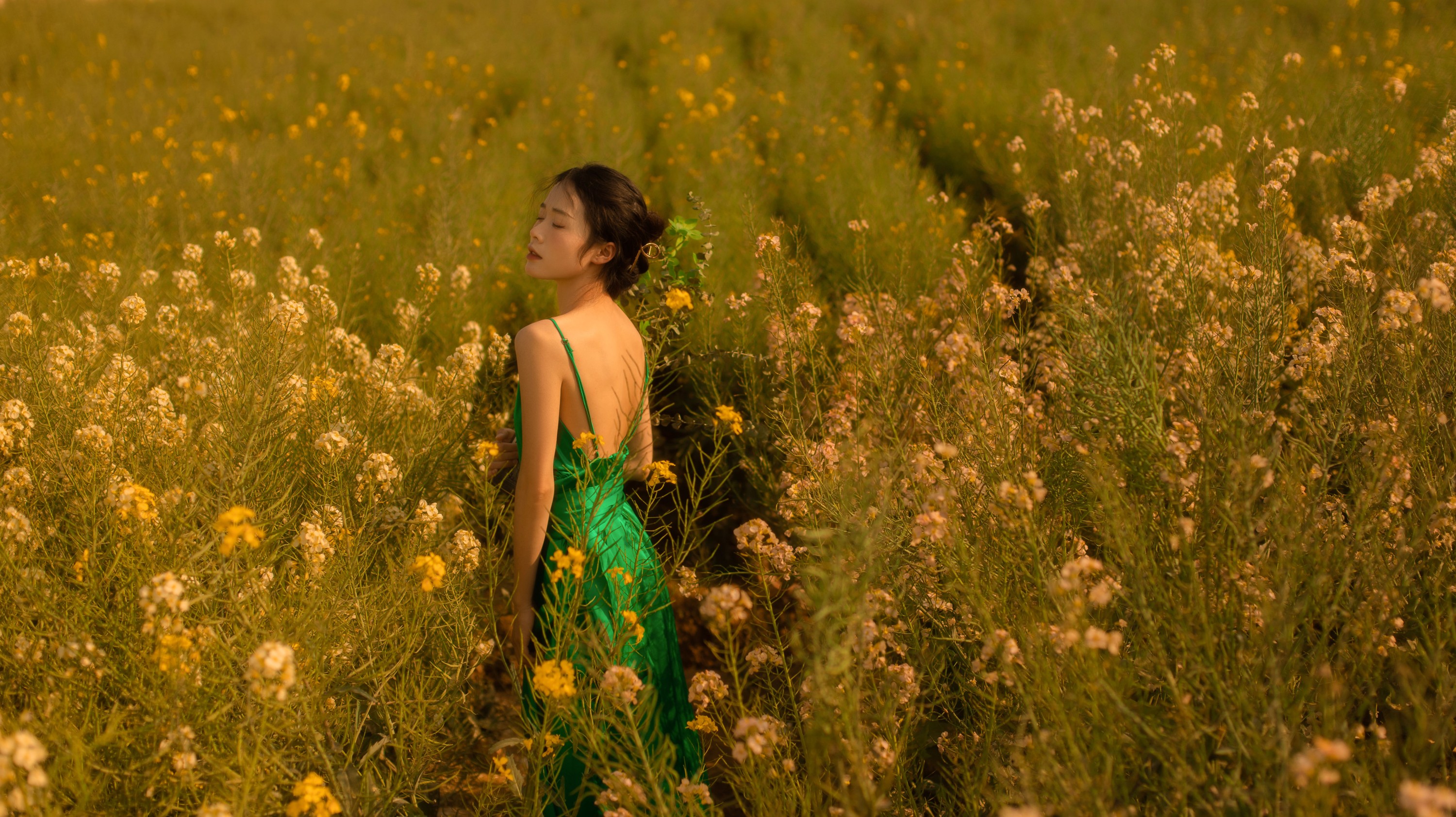 一 – 《肆意的春在蔓延》[29P]