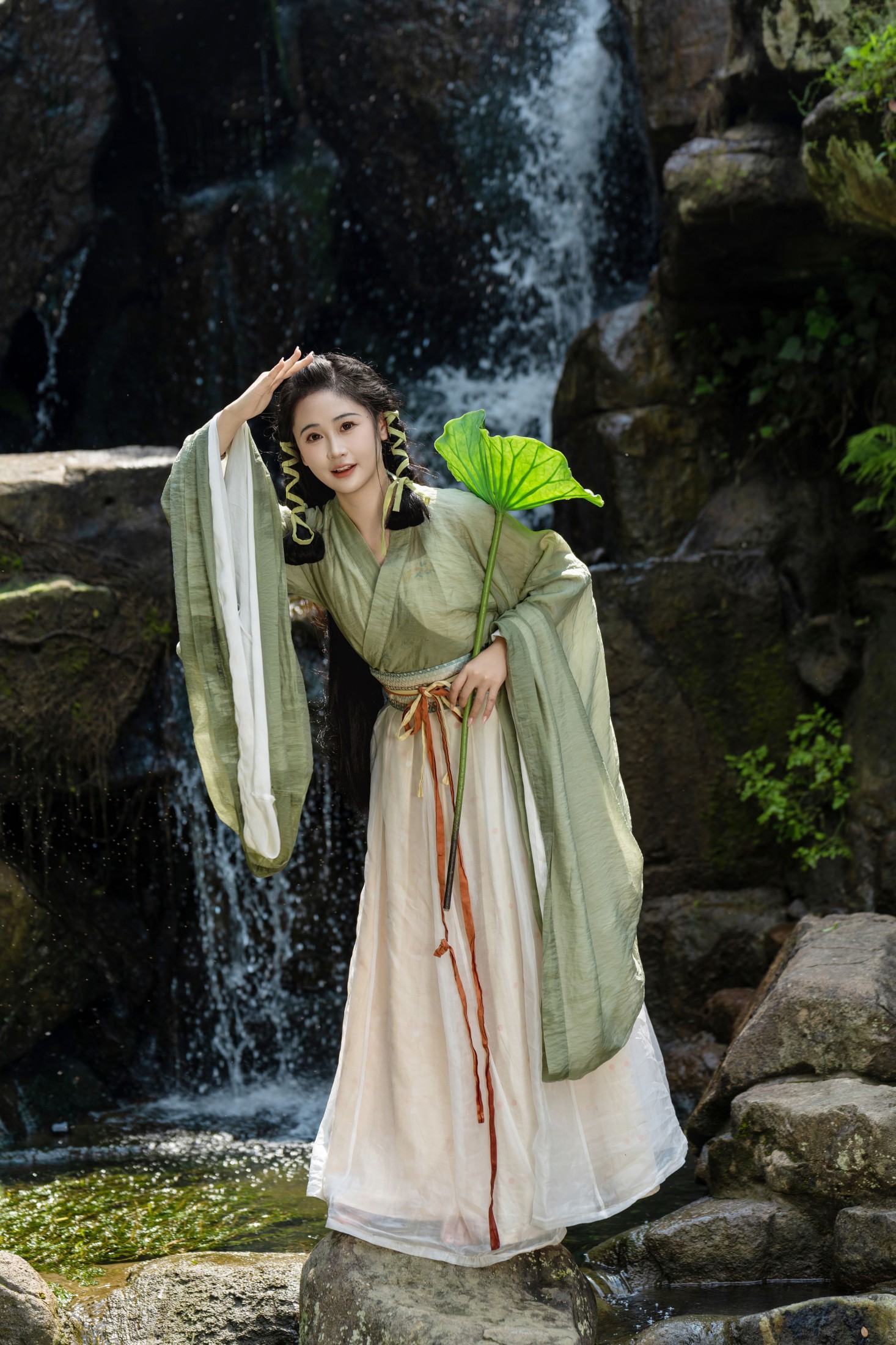 湫一只岁岁 – 《青青小荷》[24P]