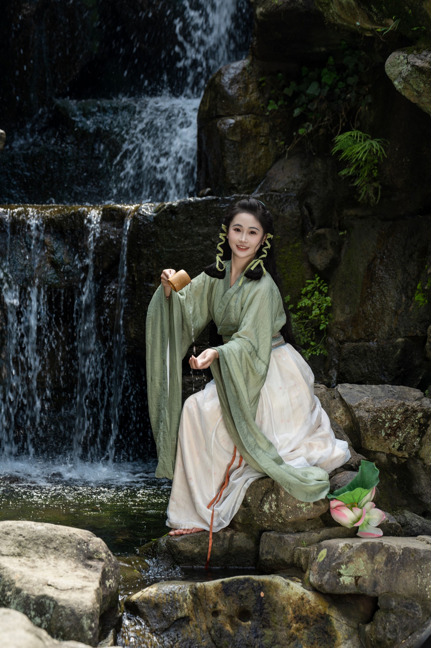 湫一只岁岁 – 《青青小荷》[24P]